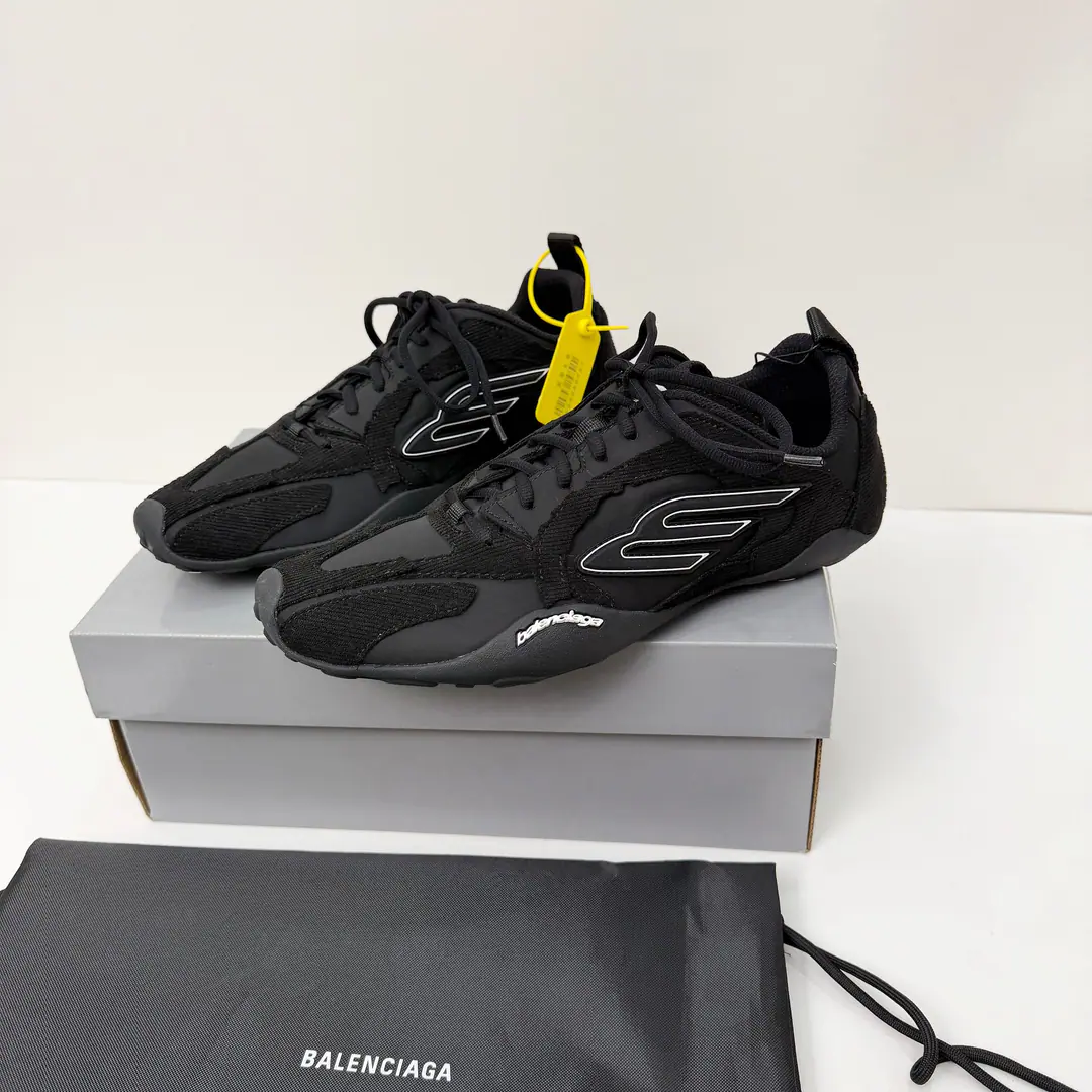 NiceVersion 21Hey, Moo!𝐁𝐚𝐥𝐞𝐧𝐜𝐢𝐚𝐠𝐚👫Lovers' dad's shoes. The latest cash in the sub-room. SneakerSeries Leisure Dad's shoes. Sports shoes The whole shoe is taken.[TraandRunner]Two shoe-type creative thinking. It's like a... TraThe frame of the shoe was removed. And I'm going to inherit it. Runner♪ The flow of the shape and the Traflat shoes.. Original custom-made anti-gurney The original was a very light model.MDGroup Super light. Super cozy. Size: #35-45 Male and Female Code