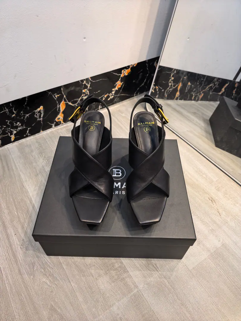 Plant exits, 𝘽𝙖𝙡*𝙖𝙞𝙣 Balman.2026Spring and summer's latest show hates the water-proof sandals.. ʚ😊ɞ The name Balman.𝘽𝙖𝙡𝙢𝙖𝙞𝙣By the French fashion designer.𝙥𝙞𝙚𝙧𝙧𝙚 𝘽𝙖𝙡𝙢𝙖𝙞𝙣（Pierre..Balman.）Mr. S. was created1945The old fashion house., with𝘿𝙞𝙤𝙧, 𝘽𝙖𝙡𝙚𝙣𝙘𝙞𝙖𝙜𝙖And we're going to be the three-star fashions after World War II.[Sneak.][Sneak.]This is a purely manual fashion piece. ʚ😊ɞ 𝘽𝙖𝙡𝙢𝙖𝙞𝙣Balman. The more you look at it, the more you look at it. Get a pair of Balman's shoes.𝘽𝙖𝙡𝙢𝙖𝙞𝙣 The invincible is a beautiful place.[Tooth.][Tooth.][Tooth.]That's a lot of energy. It's not good.[Tooth.][Tooth.][Tooth.] 🐝👣 ✔Original plant development, No originals, no goods. 〰 ɪɴғᴏʀᴍᴀᴛɪᴏɴ 〰 💎Material: Imported cattle skin 💎Uchi.: Imported cattle skin 💎He's tall.: 10.5𝐶𝑀♡ 💎Otsumi!: Italian imports are so thick. 💎Codes: 36--42（40.41.42Custom without re-offer）