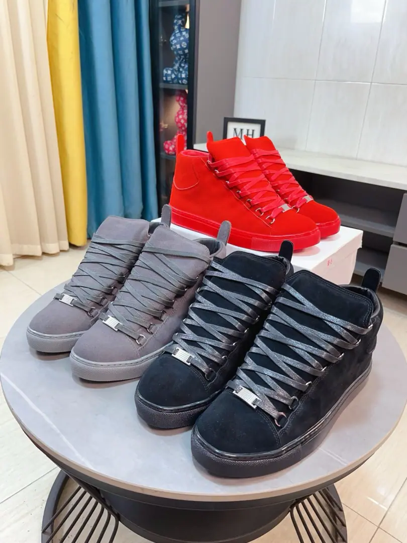 Get out of the factory.🌸🌸Balenciaga [Parisian.]. The latest payment from the network., European original purchase undry 1:1Copy Original Base Foot feel.QSlug soft The fabric is in the form of a wrinkled skin., Fine leather. ➕In the head of a sheep's skin., Original and consistent material Original and consistent process, Codes38-44. (45One.46, You can make a reservation.)
