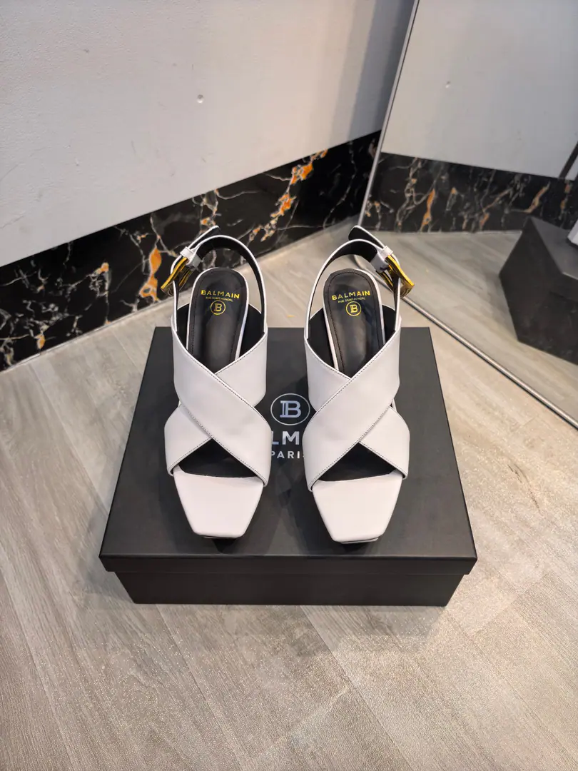 Plant exits, 𝘽𝙖𝙡*𝙖𝙞𝙣 Balman.2026Spring and summer's latest show hates the water-proof sandals.. ʚ😊ɞ The name Balman.𝘽𝙖𝙡𝙢𝙖𝙞𝙣By the French fashion designer.𝙥𝙞𝙚𝙧𝙧𝙚 𝘽𝙖𝙡𝙢𝙖𝙞𝙣（Pierre..Balman.）Mr. S. was created1945The old fashion house., with𝘿𝙞𝙤𝙧, 𝘽𝙖𝙡𝙚𝙣𝙘𝙞𝙖𝙜𝙖And we're going to be the three-star fashions after World War II.[Sneak.][Sneak.]This is a purely manual fashion piece. ʚ😊ɞ 𝘽𝙖𝙡𝙢𝙖𝙞𝙣Balman. The more you look at it, the more you look at it. Get a pair of Balman's shoes.𝘽𝙖𝙡𝙢𝙖𝙞𝙣 The invincible is a beautiful place.[Tooth.][Tooth.][Tooth.]That's a lot of energy. It's not good.[Tooth.][Tooth.][Tooth.] 🐝👣 ✔Original plant development, No originals, no goods. 〰 ɪɴғᴏʀᴍᴀᴛɪᴏɴ 〰 💎Material: Imported cattle skin 💎Uchi.: Imported cattle skin 💎He's tall.: 10.5𝐶𝑀♡ 💎Otsumi!: Italian imports are so thick. 💎Codes: 36--42（40.41.42Custom without re-offer）