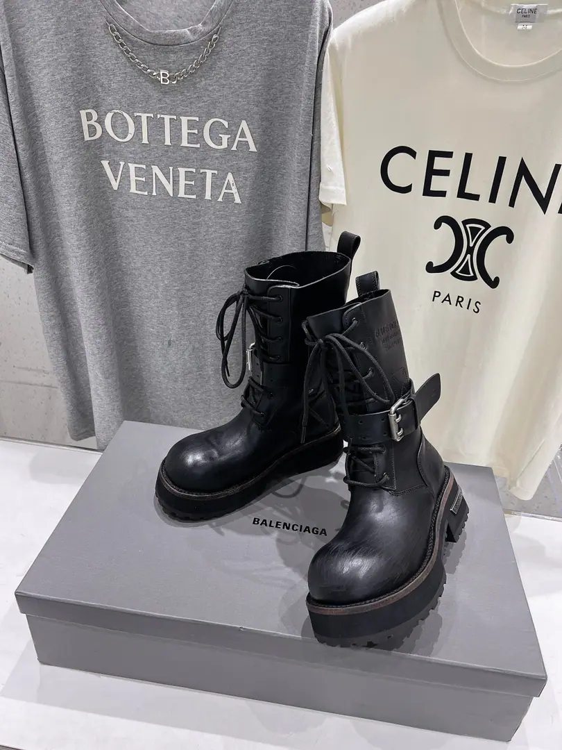 High Version Out Men+30 BALENCIAG*Parisian.F 2026ssAutumn and a couple with a mezzanine boots Martin boots. Synchronize the stylish head skin with the original The upper foot is comfortable. ♪ While being handsome ♪ It's not a bad feeling. It's a real cool, cool, cool, cool, cool, cool, cool, cool, cool, cool, cool, cool, cool, cool, cool, cool, cool, cool, cool, cool, cool, cool, cool, cool, cool, cool, cool, cool, cool, cool, cool, cool, cool, cool, cool, cool, cool, cool, cool, cool, cool, cool, cool, cool, cool, cool, cool, cool, cool, cool, cool, cool, cool, cool, cool, hot, hot, hot, hot, hot, hot, hot, hot, hot, hot, hot, hot, hot, hot, hot, hot, hot, hot, hot, hot, hot, hot, hot, hot, hot, hot, hot, hot, hot, hot, hot, hot, hot, Absolute original re-engineer The top of the market is a match.！！！But this one, the fast stuff, is not working. Please, just look at the details. ✔Fabulous.: Customized imports of cattle skin ✔Uchi.: In the calf's skin. ✔Otsumi!: Original rubber+Fly-resistant.+Real leather. ✔Codes: 35-45 （Women40.41Men45Make a reservation.）