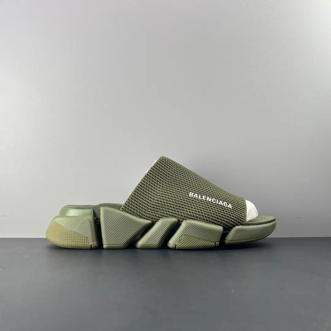 Minoru. BALENCIAGAParisian. Shoes. Upgrade Green Army Speed 2.0 New version of stocking shoes slippers Original plant It's not a deal. The shoe face is a prototype of a flying-in-coherent technology. It's seamless. The bottom of the shoe is a very good thing. No, no, no, no, no, no. A sculptor on the soles of your shoes.！ Codes: 36 37 38 39 40 41 42 43 44 45 46