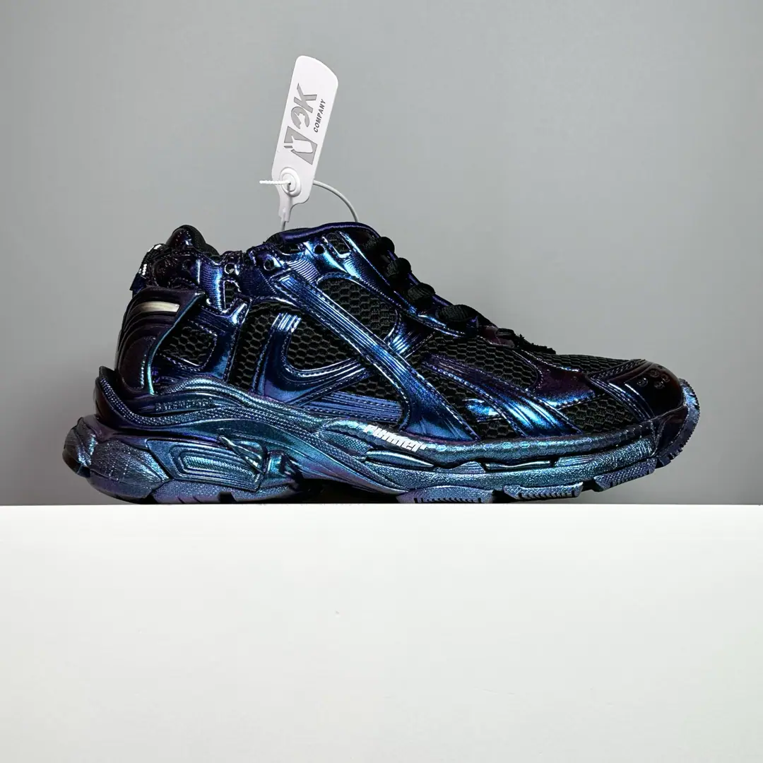 【OKScan Version】Pure version 7.5Hey, Moo! Information: New paragraphBALENCIAGA Parisian.-Runner, It's by the overcoat., Old, We'll have to sew it in detail., Show the designer. Demna Sports shoes., With a pair.「Old shoes.」Passing the regenesis., Backboard, The shoe head., And it's shown. Demna Structural vision for the future The original box is 100% back to the official configuration from inside to outside. Top level for crushing all versions of code: 35 36 37 38 39 40 41 42 43 44 45 46