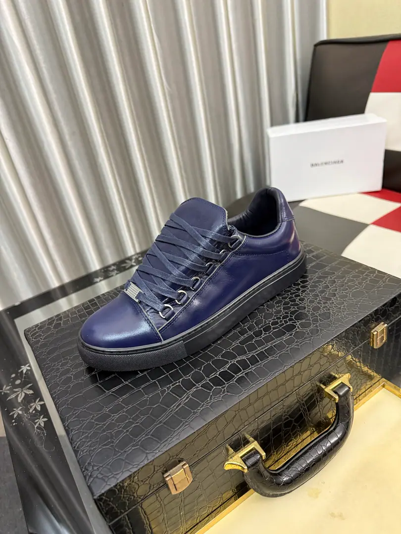 Get out of the factory.⌚️⌚️Balenciaga [Parisian.]. The latest payment from the network., European original purchase undry 1:1Copy Original Base Foot feel.QSlug soft The fabric is in the form of a wrinkled skin., Fine leather. ➕In the head of a sheep's skin., Original and consistent material Original and consistent process, Codes38-44. (45One.46, You can make a reservation.)