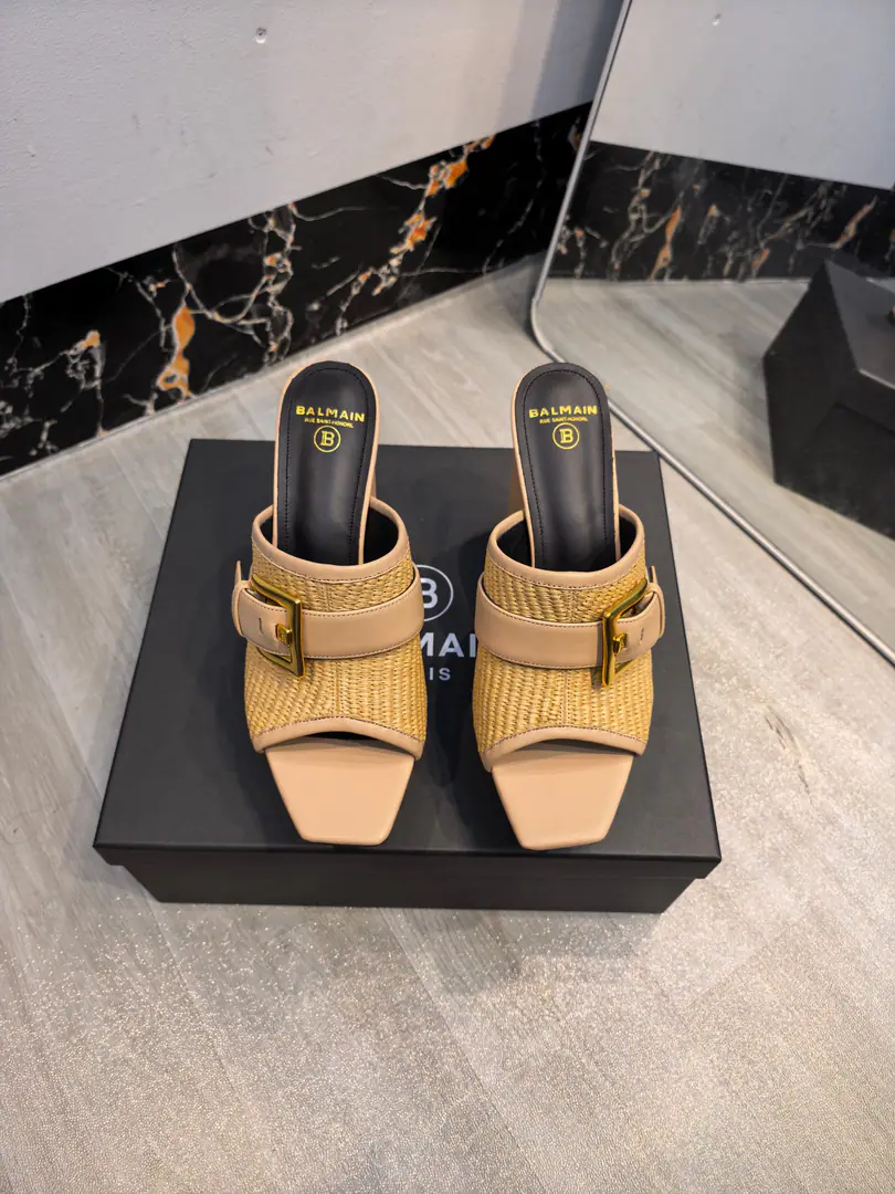 Plant exits, 𝘽𝙖𝙡*𝙖𝙞𝙣 Balman.2026Spring and summer's latest show hates the water-proof slippers.. ʚ😊ɞ The name Balman.𝘽𝙖𝙡𝙢𝙖𝙞𝙣By the French fashion designer.𝙥𝙞𝙚𝙧𝙧𝙚 𝘽𝙖𝙡𝙢𝙖𝙞𝙣（Pierre..Balman.）Mr. S. was created1945The old fashion house., with𝘿𝙞𝙤𝙧, 𝘽𝙖𝙡𝙚𝙣𝙘𝙞𝙖𝙜𝙖And we're going to be the three-star fashions after World War II.[Sneak.][Sneak.]This is a purely manual fashion piece. ʚ😊ɞ 𝘽𝙖𝙡𝙢𝙖𝙞𝙣Balman. The more you look at it, the more you look at it. Get a pair of Balman's shoes.𝘽𝙖𝙡𝙢𝙖𝙞𝙣 The invincible is a beautiful place.[Tooth.][Tooth.][Tooth.]That's a lot of energy. It's not good.[Tooth.][Tooth.][Tooth.] 🐝👣 ✔Original plant development, No originals, no goods. 〰 ɪɴғᴏʀᴍᴀᴛɪᴏɴ 〰 💎Material: Imported cattle skin 💎Uchi.: Imported cattle skin 💎He's tall.: 10.5𝐶𝑀♡ 💎Otsumi!: Italian imports are so thick. 💎Codes: 36--42（40.41.42Custom without re-offer）