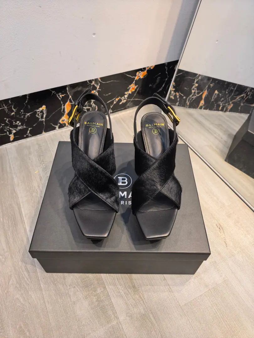 Plant exits, 𝘽𝙖𝙡*𝙖𝙞𝙣 Balman.2026Spring and summer's latest show hates the water-proof sandals.. ʚ😊ɞ The name Balman.𝘽𝙖𝙡𝙢𝙖𝙞𝙣By the French fashion designer.𝙥𝙞𝙚𝙧𝙧𝙚 𝘽𝙖𝙡𝙢𝙖𝙞𝙣（Pierre..Balman.）Mr. S. was created1945The old fashion house., with𝘿𝙞𝙤𝙧, 𝘽𝙖𝙡𝙚𝙣𝙘𝙞𝙖𝙜𝙖And we're going to be the three-star fashions after World War II.[Sneak.][Sneak.]This is a purely manual fashion piece. ʚ😊ɞ 𝘽𝙖𝙡𝙢𝙖𝙞𝙣Balman. The more you look at it, the more you look at it. Get a pair of Balman's shoes.𝘽𝙖𝙡𝙢𝙖𝙞𝙣 The invincible is a beautiful place.[Tooth.][Tooth.][Tooth.]That's a lot of energy. It's not good.[Tooth.][Tooth.][Tooth.] 🐝👣 ✔Original plant development, No originals, no goods. 〰 ɪɴғᴏʀᴍᴀᴛɪᴏɴ 〰 💎Material: Imported horse wool 💎Uchi.: Imported cattle skin 💎He's tall.: 10.5𝐶𝑀♡ 💎Otsumi!: Italian imports are so thick. 💎Codes: 36--42（40.41.42Custom without re-offer）