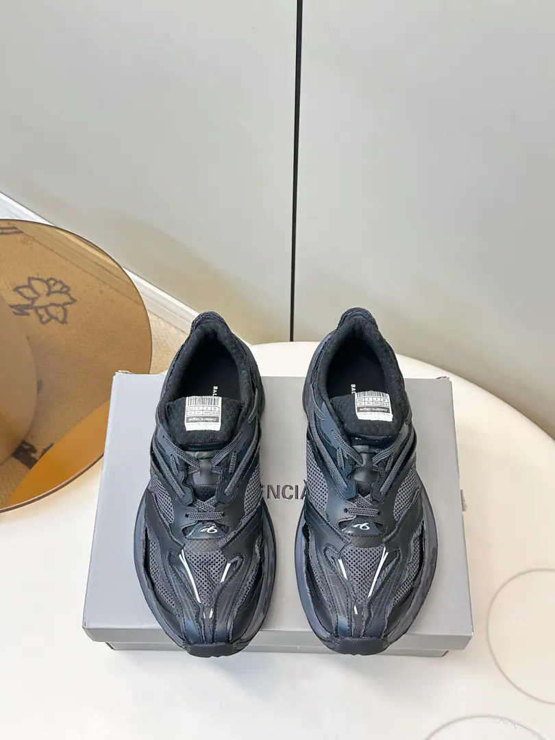 Balenciaga｜Parisian.jet sneakerDad's shoes. - A thick bottom-room shoe. Parisian.jet sneakerDad's shoes. Select multi-level web integration with high-quality synthetic materials, Builds a very future-like 3-D contour. The shoes are in classic retro-tone., Specially used process, It's a very good feeling.. I'm gonna put the top up on the design., Not only does it provide a remarkable shock-breathing., More efficient leg-making., It's easy to cope with a lot of things like daily commutes and outdoors.. Shoe.: Multilayered network integration with high quality synthetic materials Uchi.: Air-dry cotton. Original open modeling base！ Codes: 35-45