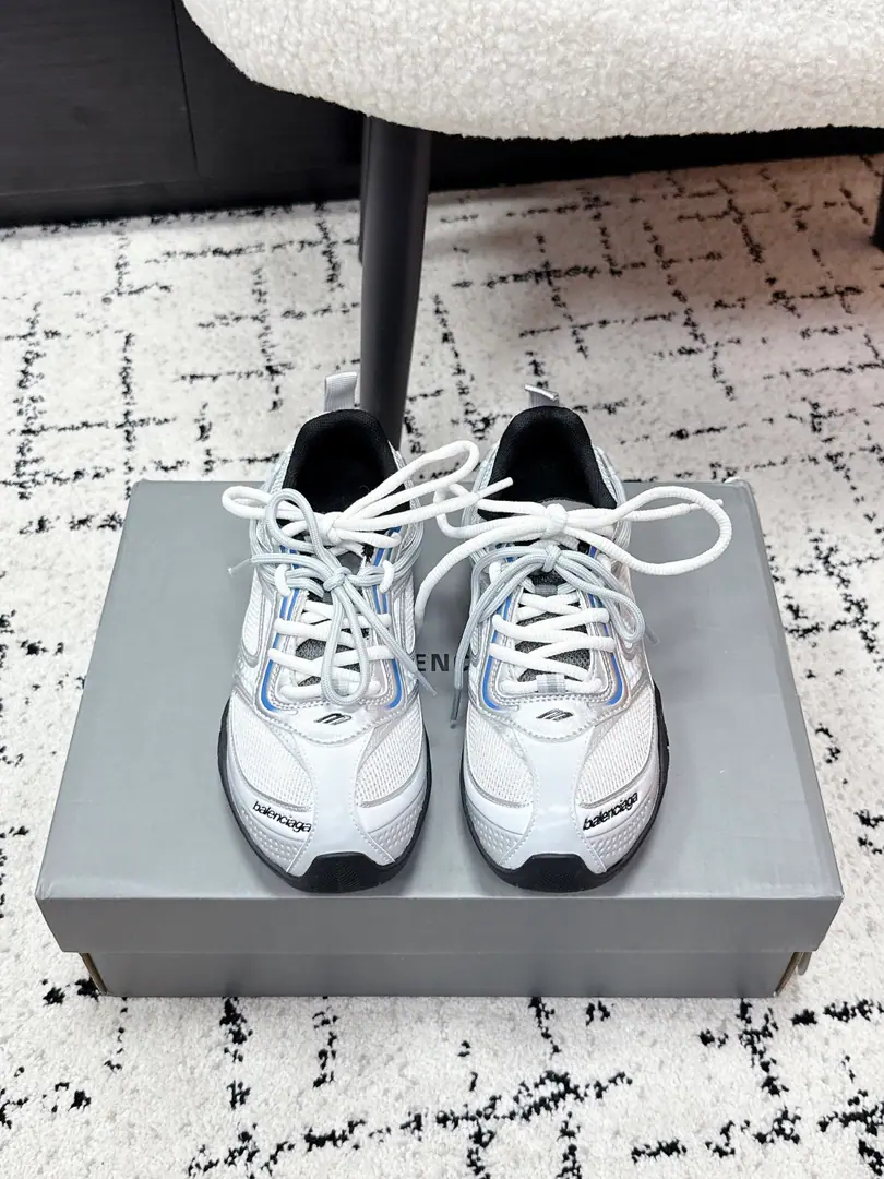 #Couple money. Balenciag* 26/ The early spring new money. - The relaxing old man's shoes. The souls of these shoes., It's the classic running shoes of the millennium., Multilayered Network+Twilight-style shoe., ♪ Bringing back the future from the past ♪, Take it.Y2KThe essence of the Millennium is perfect., I'm not sure if I can get a full recognition., The Parisian's coolness is the first glance., Details control direct ecstasy. It's not routine., Dating out of town., Or travel to take pictures?, These shoes are perfect.holdStay., The upper foot is the sense of walking., It's a big picture of what you're doing.. ✔️Fabulous.: Space technology fabric/3DPress Gradient Color/Airnets. ✔️Uchi.: The nylon webpaper. ✔️Otsumi!: Original rubber combination, large bottom ✔️size: 35-46（Women40 Men45 46I'll make sure I don't change it.）