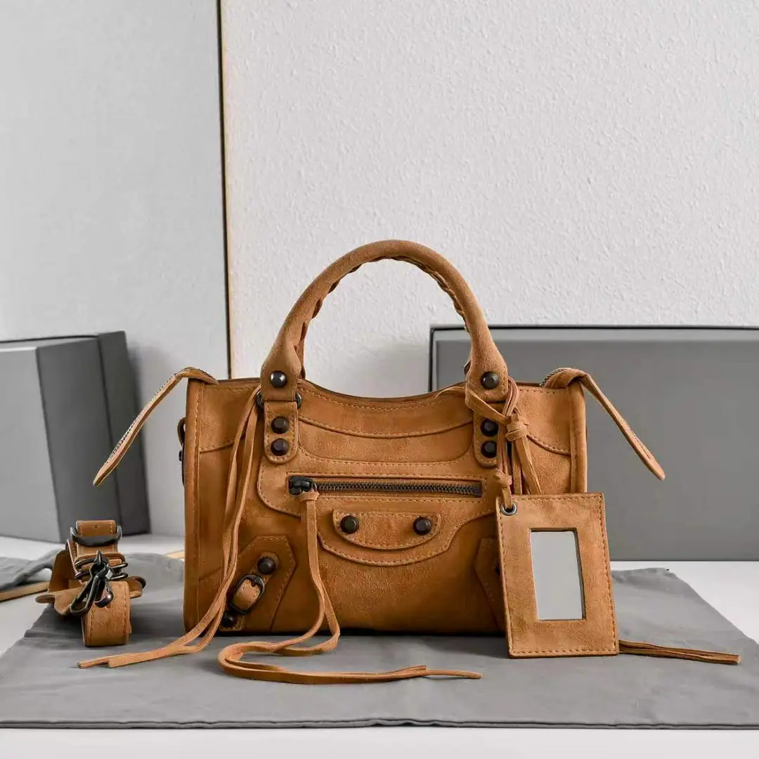 - Oh, my God.26New year's money, Pee.+Mirror Series！ Dimensions: 24 cm, Colours: Light brown.