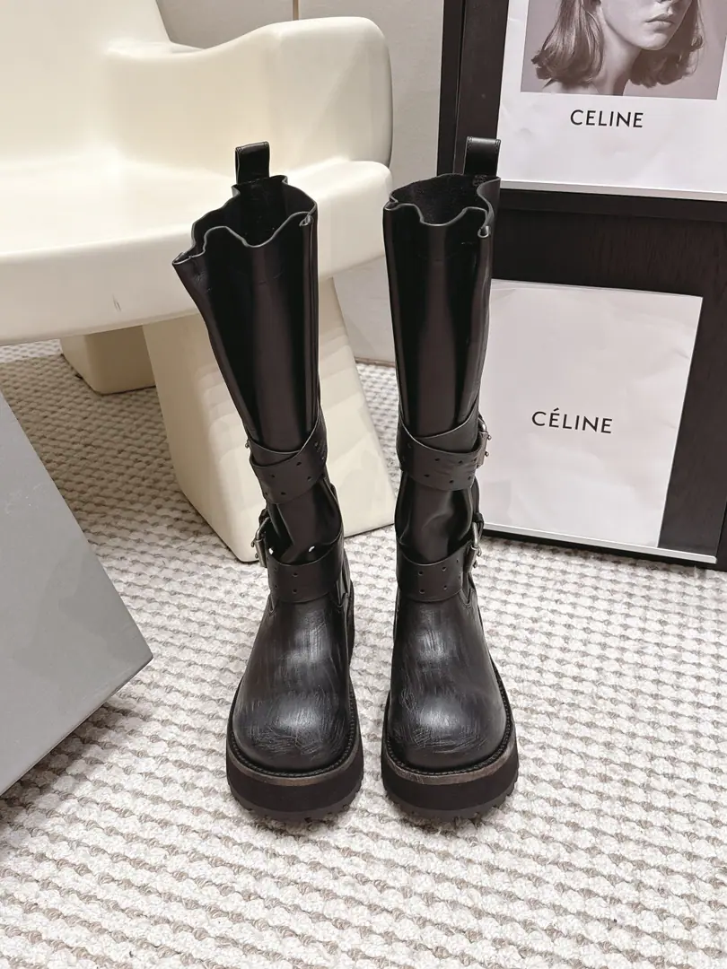 Requisition level Men➕30 #Couple money. Balenciag*26ssThe new Autumn money is used to be a thick-ass Martin boots. A cary, street-worked, hot-ass Martin boots., The round-and-brow size is a hand-skinned skin., Metal-button belts on the side of boots with multi-band designs, Alphabet marking of the cylinder, The ancient industrial senses are full.. The heavy-duty car elements are re-coloured with the original coloring., No schmucks., The rigid atmosphere is so easy to pull up the entire atmosphere., It's the one who's got the booty on the swing.. Shoe.: Bullskins. Uchi.: Bullskins. Otsumi!: The real one is a combination of the lines. size: 35-45Code（Women40.41 Men45 Custom without re-offer）