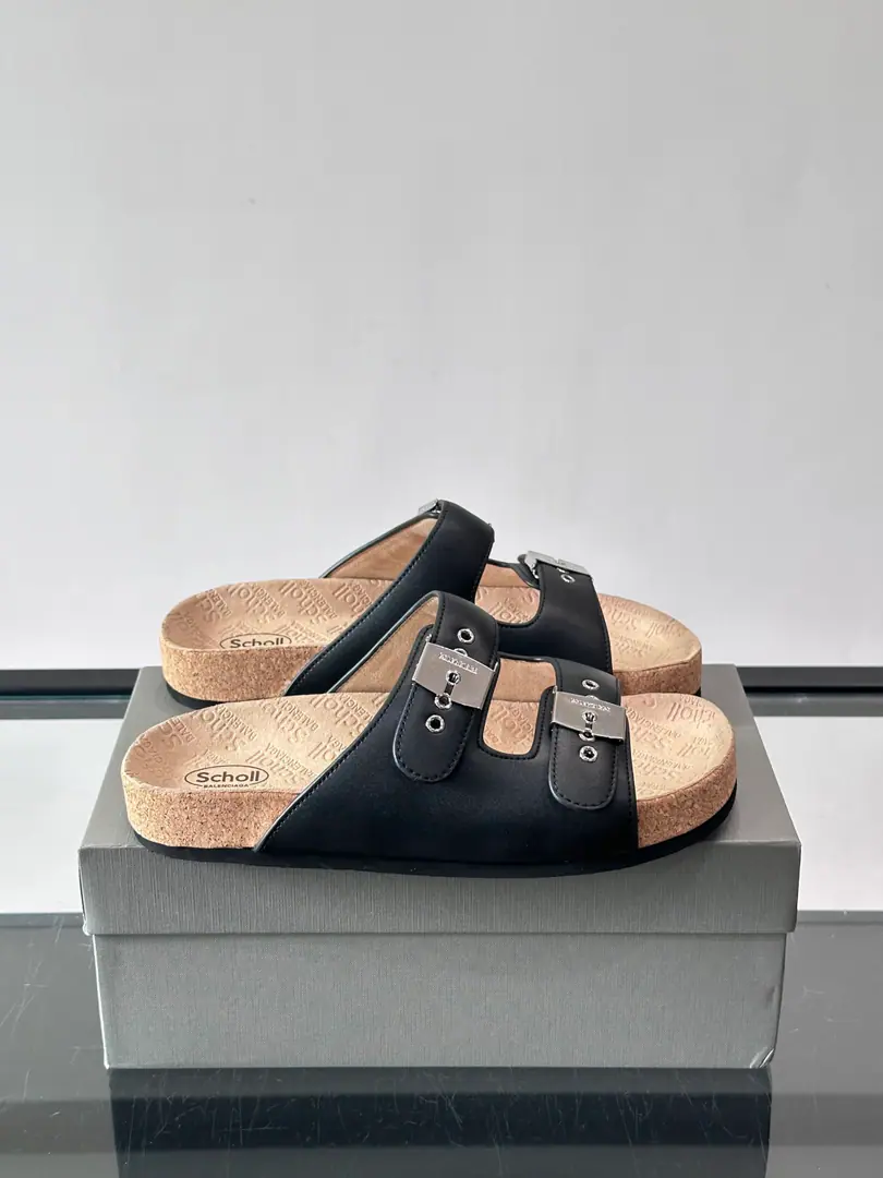 balenciaga&Birkenstock BostonJoint sandals.🩴Shoes., Signal double-banded.+Metal button design, The skin of the cow is so good.！The soles of the softwood shoes fit the bow., Full support., It's nice to wear it for a long time.～The ancient wind is a little light., I can easily handle my day off or my day off., Comfortable and cozy., No wonder it's classic.！✨ size: 39-44（38.45.46Custom）