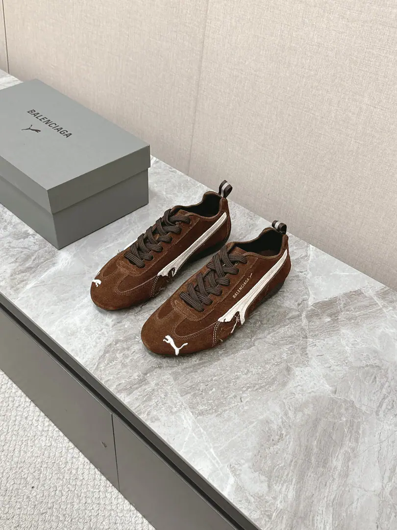 Balenciaga x PumaPuma's latest joint payment. - Tetsu. Parisian show shows the highest singles. So many stars, fashion masters, grow grass. The classic BMW shoes are the original. ➕The same destruction process as the upper house. The only thing that can come up with this is the old shit. I just want to say it's cool.！The Bulma classics give it a different definition. The only thing that's dirty with the old shoe is his soul. The skin is for imported cattle. It's a cow's skin inside. OriginalTPUThe bottom is particularly soft.Size: 35-44