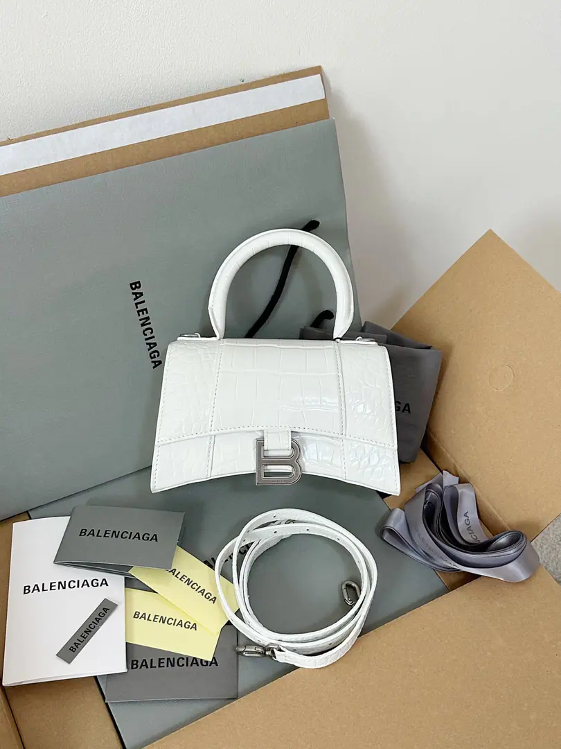 ba1enciaga Alligator tattooed silver and trumpets.XS/19cm🥚 hourglassThe leak bag.【Positive grade】 1.Newest Package➕Details 2.The only correct round handle. 3.The exclusive version of the official web wrapping. (Non-market version, Gift box/Explain./The medal./Weaving/Dustproof bags/Gift bag, Take both.ZPDevelop a pair of versions⚠️) XS: 19×13×8cm592833m S: 23×15×10cm593546m