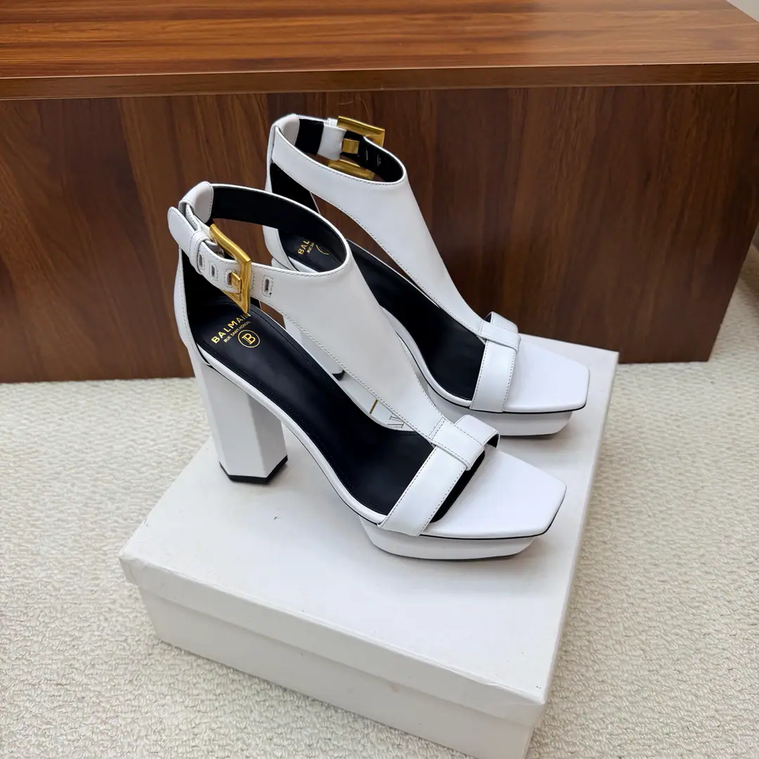 🖤𝘽𝙖𝙡*𝙖𝙞𝙣 Balman.2026Spring and summer's latest show hates the sandals of the water station.. Layout Leather. ʚ😊ɞ The name Balman.𝘽𝙖𝙡𝙢𝙖𝙞𝙣By the French fashion designer.𝙥𝙞𝙚𝙧𝙧𝙚 𝘽𝙖𝙡𝙢𝙖𝙞𝙣（Pierre..Balman.）Mr. S. was created1945The old fashion house., with𝘿𝙞𝙤𝙧, 𝘽𝙖𝙡𝙚𝙣𝙘𝙞𝙖𝙜𝙖And we're going to be the three-star fashions after World War II.[Sneak.][Sneak.]This is a purely manual fashion piece. ʚ😊ɞ 𝘽𝙖𝙡𝙢𝙖𝙞𝙣Balman. The more you look at it, the more you look at it. Get a pair of Balman's shoes.𝘽𝙖𝙡𝙢𝙖𝙞𝙣 The invincible is a beautiful place.[Tooth.][Tooth.][Tooth.]That's a lot of energy. It's not good.[Tooth.][Tooth.][Tooth.] 🐝👣 ✔Original plant development, No originals, no goods. 〰 ɪɴғᴏʀᴍᴀᴛɪᴏɴ 〰 💎Material: Original CustomiseLOGOBrush 💎Uchi.: Imported cattle skin 💎He's tall.: 10.5𝐶𝑀♡ 💎Otsumi!: Italian imports are so thick. 💎Codes: 36--42（40.41.42Custom without re-offer）