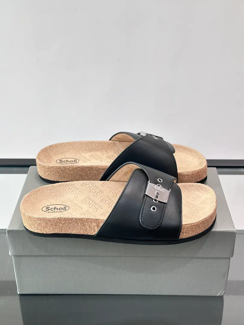 balenciaga&Birkenstock BostonJoint sandals.🩴Shoes., Signal double-banded.+Metal button design, The skin of the cow is so good.！The soles of the softwood shoes fit the bow., Full support., It's nice to wear it for a long time.～The ancient wind is a little light., I can easily handle my day off or my day off., Comfortable and cozy., No wonder it's classic.！✨ size: 39-44（38.45.46Custom）