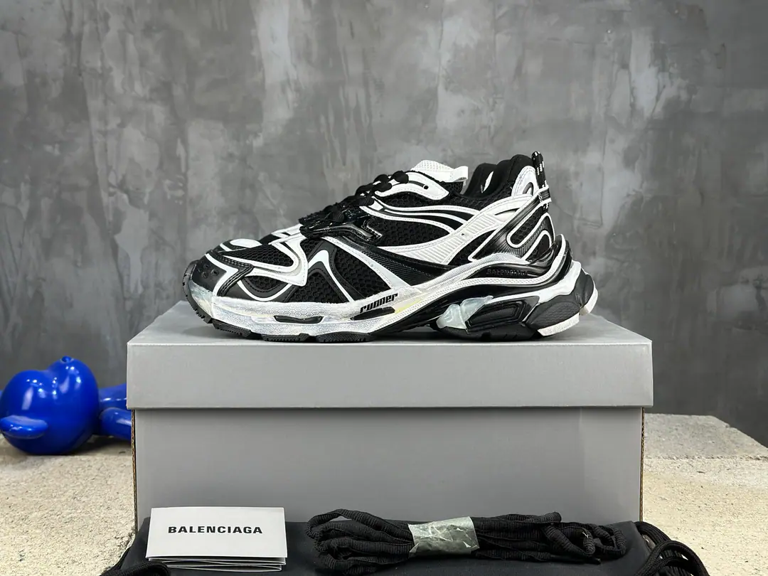 🌀【The present.】Top Match Runner-2 Breaking the wind. New paragraphBALENCIAGA Parisian.-Runner, It's by the overcoat., Old, We'll have to sew it in detail., Show the designer. Demna Sports shoes., With a pair.「Old shoes.」Passing the regenesis., Backboard, The shoe head., And it's shown. Demna Structural vision for the future The original box is 100% back to the official configuration from inside to outside. Top level for crushing all versions of code: 35 36 37 38 39 40 41 42 43 44 45 46