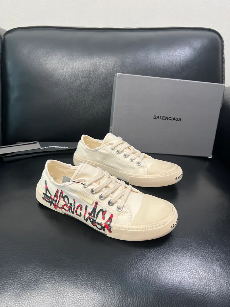Balenciaga High Quality Top-level craft The To Paris family. New money in the cabinet., The original plant was equipped with Italian imported flour., High-quality complex integration process, The classic look with the air cushion is more stylish., Imported cattle mats., I'm comfortable with air., Shoes under the sole.: The original factory is super comfortable with the original base., The original factory and the single., Codes 39-44（Sold 45 ）