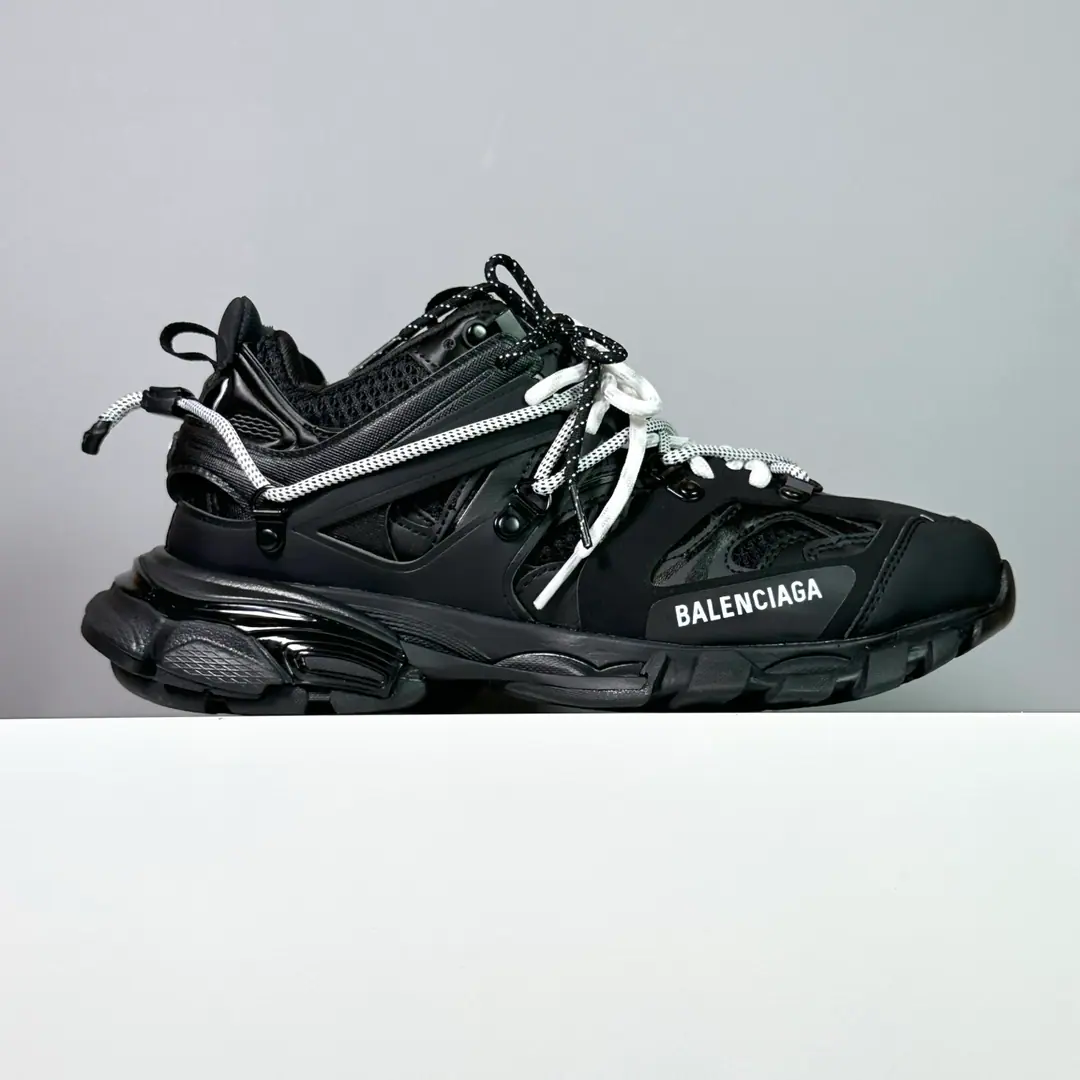 We're here today.【OKScan Version】The pure original Parisian of the third generation. 3.0- We'll tie the money. Information: New paragraphBALENCIAGA Parisian.-Runner, It's by the overcoat., Old, We'll have to sew it in detail., Show the designer. Demna Sports shoes., With a pair.「Old shoes.」Passing the regenesis., Backboard, The shoe head., And it's shown. Demna Structural vision for the future The original box is 100% back to the official configuration from inside to outside. Top level for crushing all versions of code: 35 36 37 38 39 40 41 42 43 44 45 46