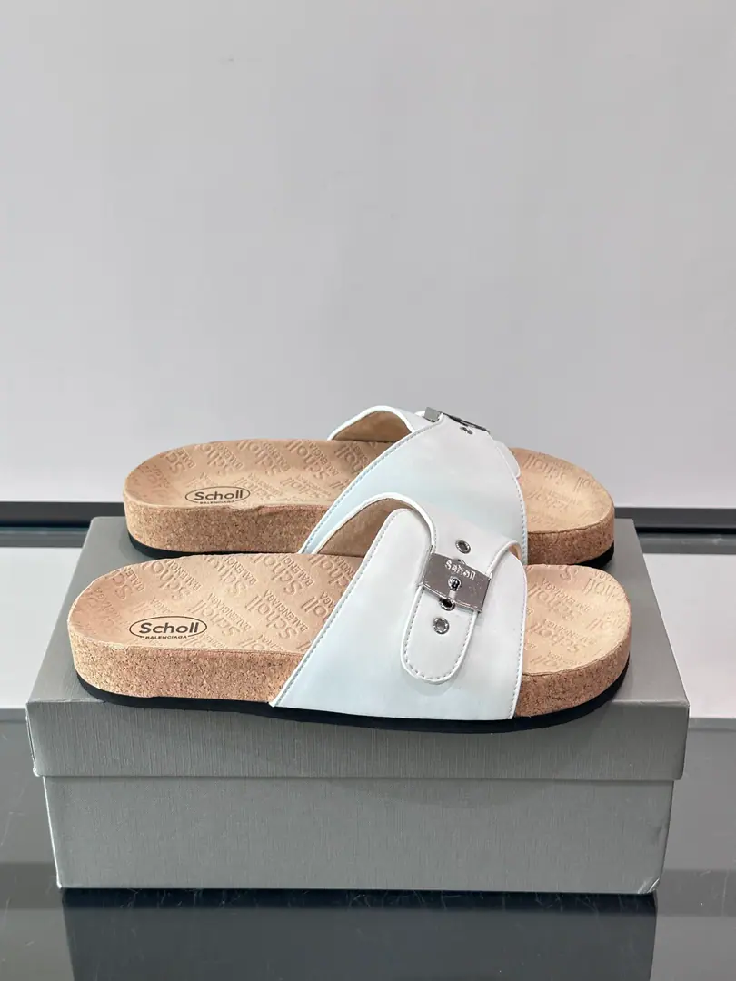 balenciaga&Birkenstock BostonJoint sandals.🩴Shoes., Signal double-banded.+Metal button design, The skin of the cow is so good.！The soles of the softwood shoes fit the bow., Full support., It's nice to wear it for a long time.～The ancient wind is a little light., I can easily handle my day off or my day off., Comfortable and cozy., No wonder it's classic.！✨ size: 39-44（38.45.46Custom）