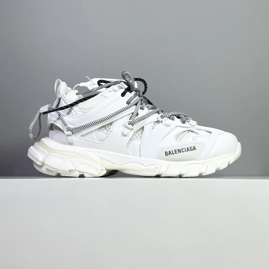 We're here today.【OKScan Version】The pure original Parisian of the third generation. 3.0- We'll tie the money. Information: New paragraphBALENCIAGA Parisian.-Runner, It's by the overcoat., Old, We'll have to sew it in detail., Show the designer. Demna Sports shoes., With a pair.「Old shoes.」Passing the regenesis., Backboard, The shoe head., And it's shown. Demna Structural vision for the future The original box is 100% back to the official configuration from inside to outside. Top level for crushing all versions of code: 35 36 37 38 39 40 41 42 43 44 45 46