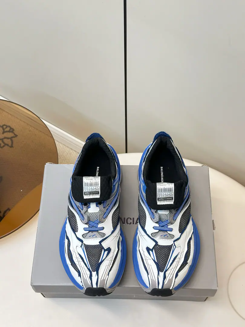 Balenciaga｜Parisian.jet sneakerDad's shoes. - A thick bottom-room shoe. Parisian.jet sneakerDad's shoes. Select multi-level web integration with high-quality synthetic materials, Builds a very future-like 3-D contour. The shoes are in classic retro-tone., Specially used process, It's a very good feeling.. I'm gonna put the top up on the design., Not only does it provide a remarkable shock-breathing., More efficient leg-making., It's easy to cope with a lot of things like daily commutes and outdoors.. Shoe.: Multilayered network integration with high quality synthetic materials Uchi.: Air-dry cotton. Original open modeling base！ Codes: 35-45