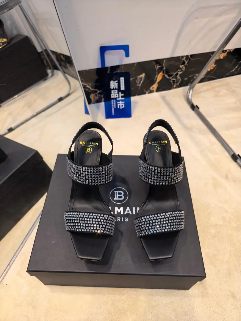 Plant exits, 𝘽𝙖𝙡*𝙖𝙞𝙣 Balman.2026Spring and summer's latest show hates the sandals of the water station.. ʚ😊ɞ The name Balman.𝘽𝙖𝙡𝙢𝙖𝙞𝙣By the French fashion designer.𝙥𝙞𝙚𝙧𝙧𝙚 𝘽𝙖𝙡𝙢𝙖𝙞𝙣（Pierre..Balman.）Mr. S. was created1945The old fashion house., with𝘿𝙞𝙤𝙧, 𝘽𝙖𝙡𝙚𝙣𝙘𝙞𝙖𝙜𝙖And we're going to be the three-star fashions after World War II.[Sneak.][Sneak.]This is a purely manual fashion piece. ʚ😊ɞ 𝘽𝙖𝙡𝙢𝙖𝙞𝙣Balman. The more you look at it, the more you look at it. Get a pair of Balman's shoes.𝘽𝙖𝙡𝙢𝙖𝙞𝙣 The invincible is a beautiful place.[Tooth.][Tooth.][Tooth.]That's a lot of energy. It's not good.[Tooth.][Tooth.][Tooth.] 🐝👣 ✔Original plant development, No originals, no goods. 〰 ɪɴғᴏʀᴍᴀᴛɪᴏɴ 〰 💎Material: Import of sheep+Import Czech drills 💎Uchi.: Imported cattle skin 💎He's tall.: 10.5𝐶𝑀♡ 💎Otsumi!: Italian imports are so thick. 💎Codes: 36--42（40.41.42Custom without re-offer）