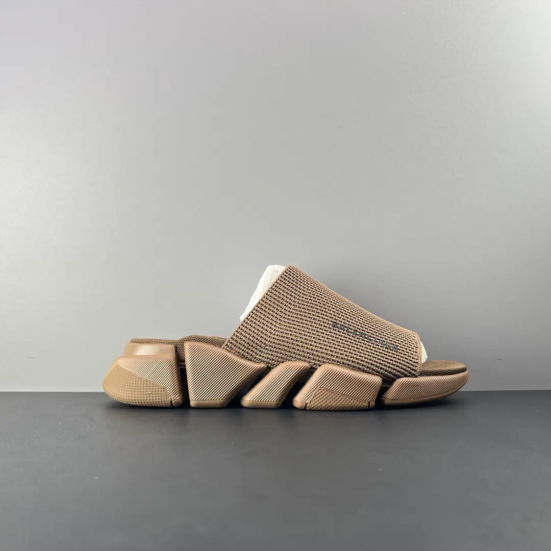Minoru. BALENCIAGAParisian. Shoes. Upgrade Curry Speed 2.0 New version of stocking shoes slippers Original plant It's not a deal. The shoe face is a prototype of a flying-in-coherent technology. It's seamless. The bottom of the shoe is a very good thing. No, no, no, no, no, no. A sculptor on the soles of your shoes.！ Codes: 36 37 38 39 40 41 42 43 44 45 46