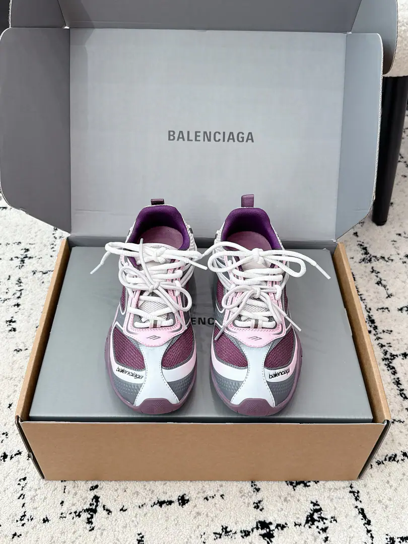 #Holly! Female Balenciag* 26/ The early spring new money. - The relaxing old man's shoes. The souls of these shoes., It's the classic running shoes of the millennium., Multilayered Network+Twilight-style shoe., ♪ Bringing back the future from the past ♪, Take it.Y2KThe essence of the Millennium is perfect., I'm not sure if I can get a full recognition., The Parisian's coolness is the first glance., Details control direct ecstasy. It's not routine., Dating out of town., Or travel to take pictures?, These shoes are perfect.holdStay., The upper foot is the sense of walking., It's a big picture of what you're doing.. ✔️Fabulous.: Space technology fabric/3DPress Gradient Color/Airnets. ✔️Uchi.: The nylon webpaper. ✔️Otsumi!: Original rubber combination, large bottom ✔️size: 35-40（40I'll make sure I don't change it.）