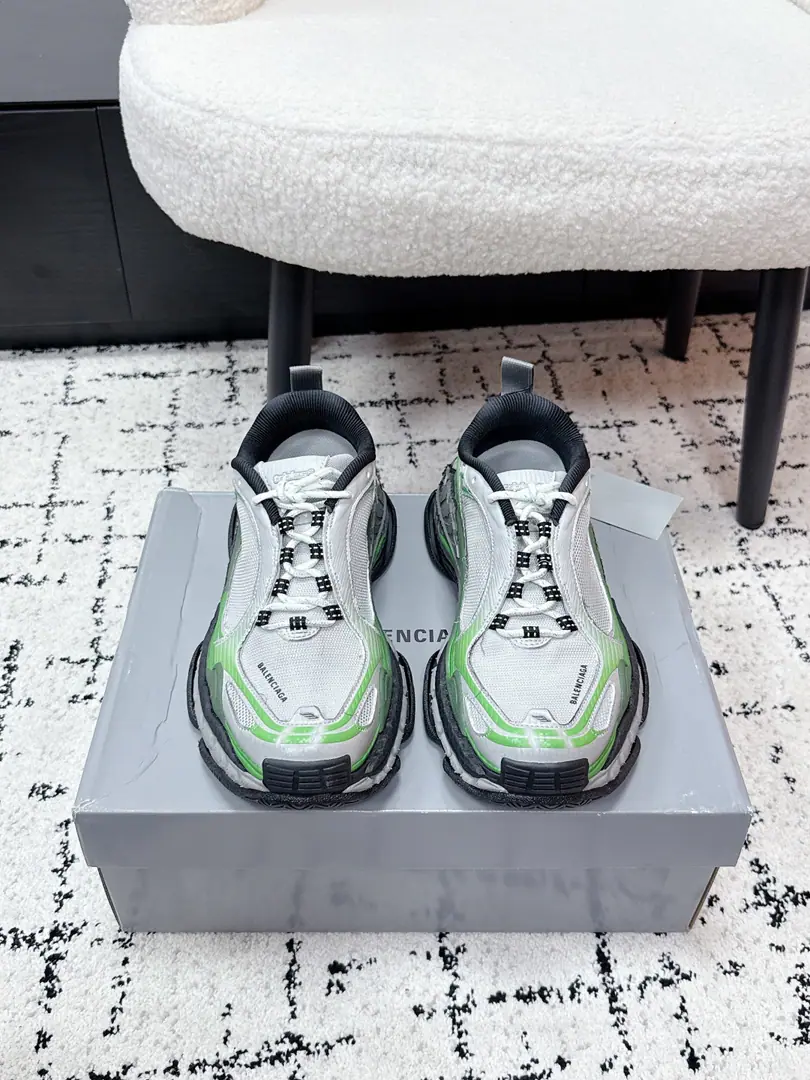 #Couple money. Balenciag* 26/ The early spring new money. - The relaxing old man's shoes. The souls of these shoes., It's the classic running shoes of the millennium., Multilayered Network+Twilight-style shoe., ♪ Bringing back the future from the past ♪, Take it.Y2KThe essence of the Millennium is perfect., I'm not sure if I can get a full recognition., The Parisian's coolness is the first glance., Details control direct ecstasy. It's not routine., Dating out of town., Or travel to take pictures?, These shoes are perfect.holdStay., The upper foot is the sense of walking., It's a big picture of what you're doing.. ✔️Fabulous.: Space technology fabric/3DPress Gradient Color/Airnets. ✔️Uchi.: The nylon webpaper. ✔️Otsumi!: Original rubber combination, large bottom ✔️size: 35-46（Women40 Men45 46Custom without re-offer） Pink（Female size35-42. 40 41 42Freeze!. ）