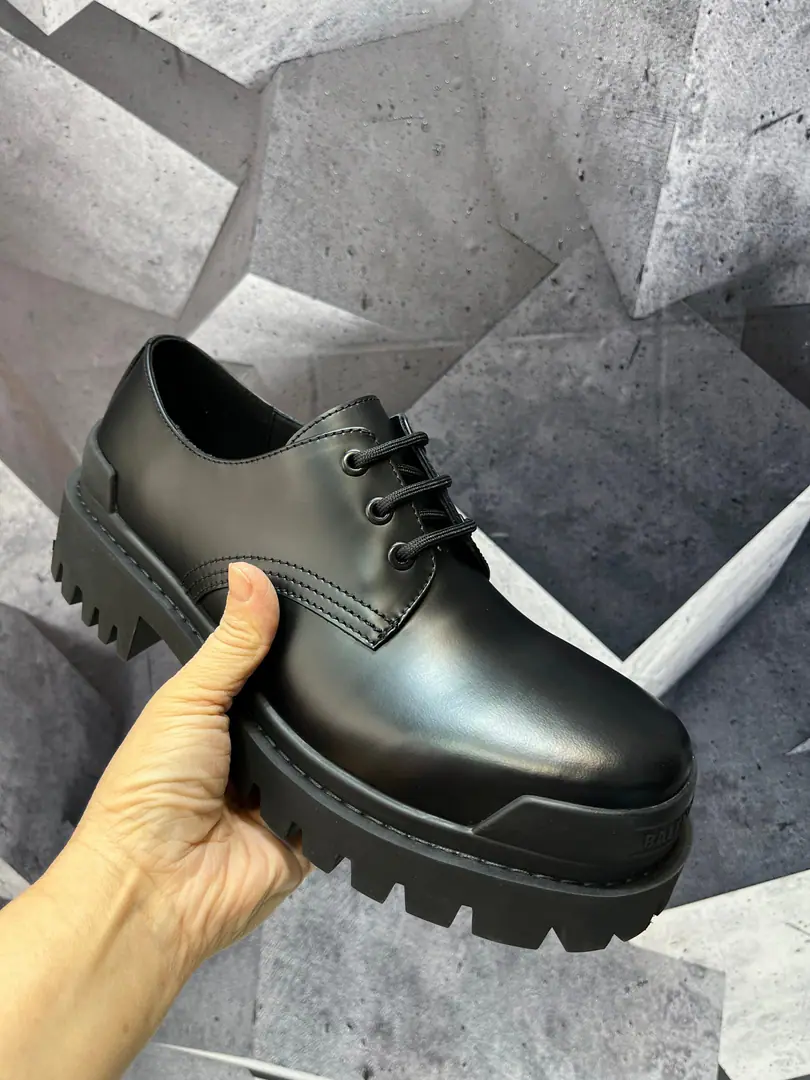 Plant 🔥🔥The Parisian version of the popping-up version.Balenciaga STRIKE - Big, thick, dildier shoes., The original one-to-one is a big one., The whole thing is on the line., The non-marketed woman is a big deal., The fabric is coming in., Skins of feet., Reebskin., Full package code number39-45
