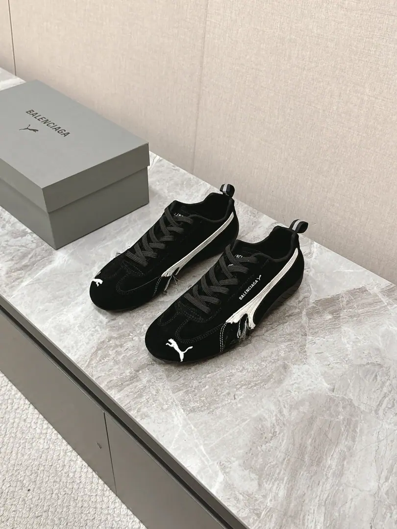 Balenciaga x PumaPuma's latest joint payment. - Tetsu. Parisian show shows the highest singles. So many stars, fashion masters, grow grass. The classic BMW shoes are the original. ➕The same destruction process as the upper house. The only thing that can come up with this is the old shit. I just want to say it's cool.！The Bulma classics give it a different definition. The only thing that's dirty with the old shoe is his soul. The skin is for imported cattle. It's a cow's skin inside. OriginalTPUThe bottom is particularly soft.Size: 35-44