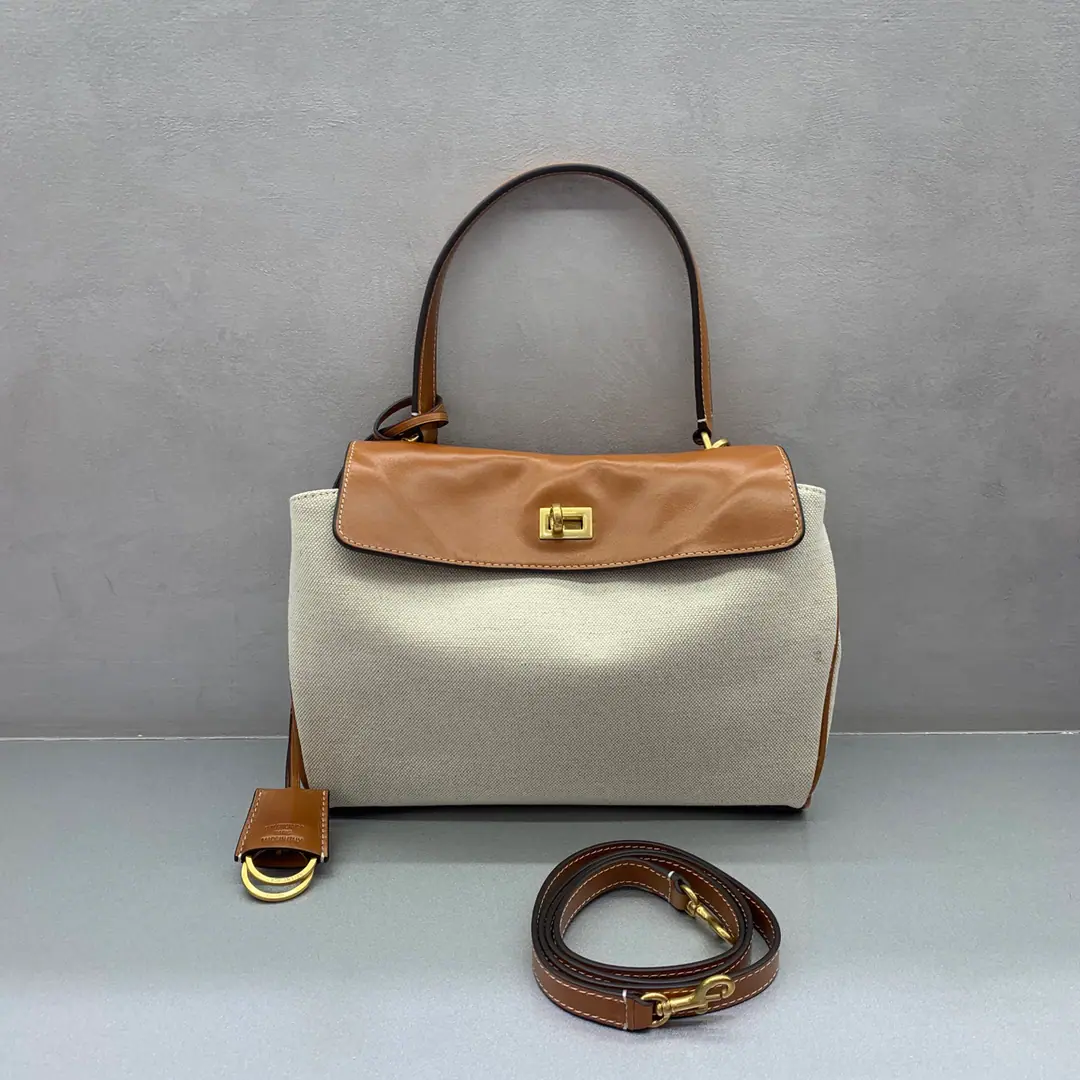🖤【Little canvas brown.】 𝐁𝐀𝐋𝐄𝐍𝐂𝐈𝐀𝐆 𝐑𝐎𝐃𝐄𝐎 𝐁𝐀𝐆 A series of bags.👜 The new money can be said to be the top., Some of them are monotheistic., Recreate a new style., The laziness of the model is not against the Parisian family., I'm not getting any taste., The leather looks super-quality., The stylish is stylish., - Yes, sir., Different sizes, Values and usages coexist with process, You can fit in with your hands around.～The color value goes straight out. Paragraph: 78972 Size of the trumpet: Bottom29xHigh20xKuan10cm Medium Size: Bottom35xHigh23xKuan11cm