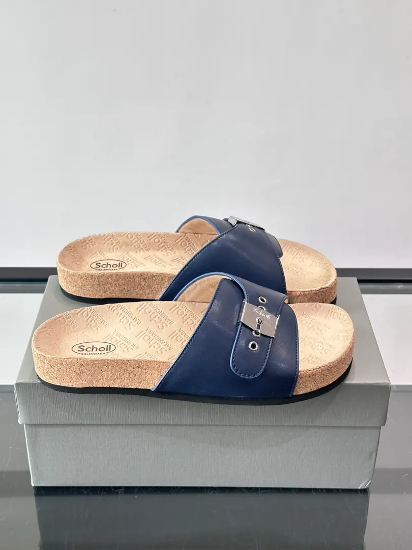 balenciaga&Birkenstock BostonJoint sandals.🩴Shoes., Signal double-banded.+Metal button design, The skin of the cow is so good.！The soles of the softwood shoes fit the bow., Full support., It's nice to wear it for a long time.～The ancient wind is a little light., I can easily handle my day off or my day off., Comfortable and cozy., No wonder it's classic.！✨ size: 39-44（38.45.46Custom）