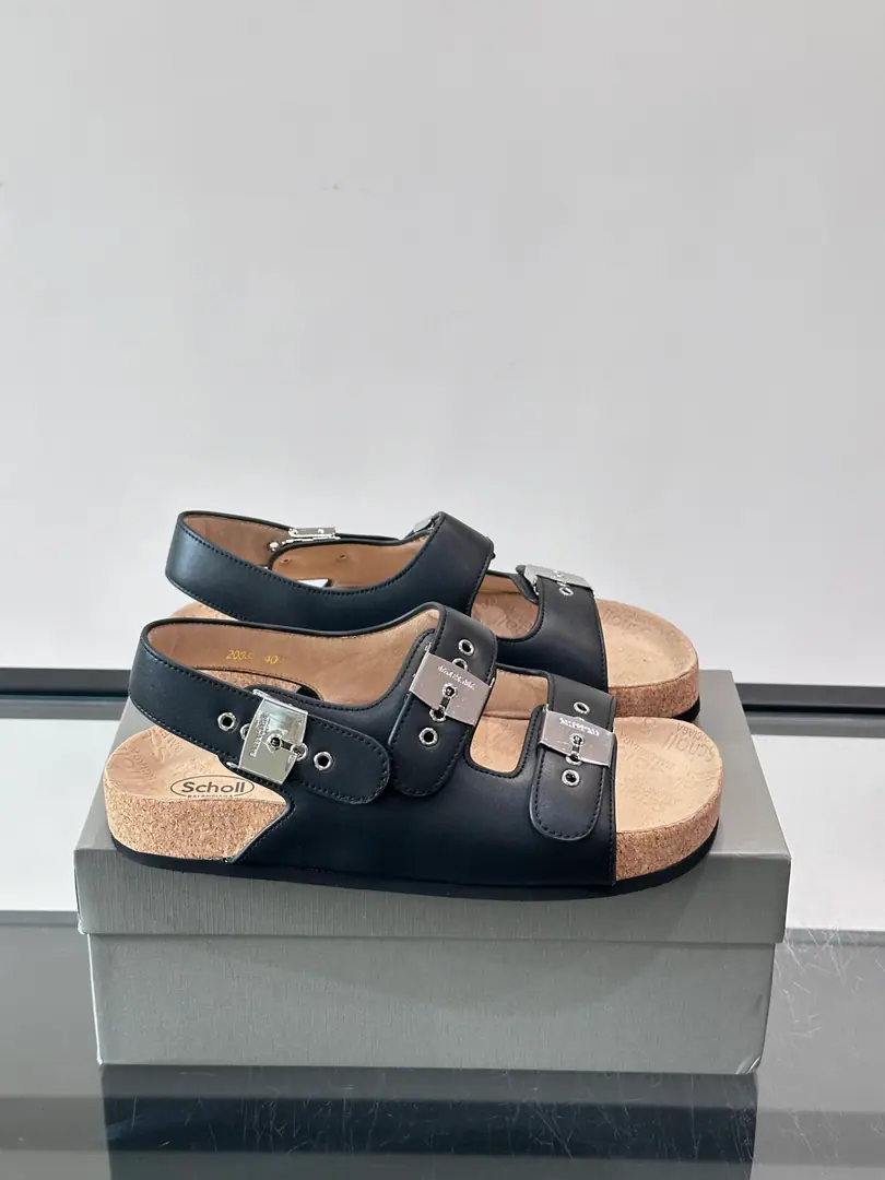 balenciaga&Birkenstock BostonJoint sandals.🩴Shoes., Signal double-banded.+Metal button design, The skin of the cow is so good.！The soles of the softwood shoes fit the bow., Full support., It's nice to wear it for a long time.～The ancient wind is a little light., I can easily handle my day off or my day off., Comfortable and cozy., No wonder it's classic.！✨ size: 39-44（38.45.46Custom）