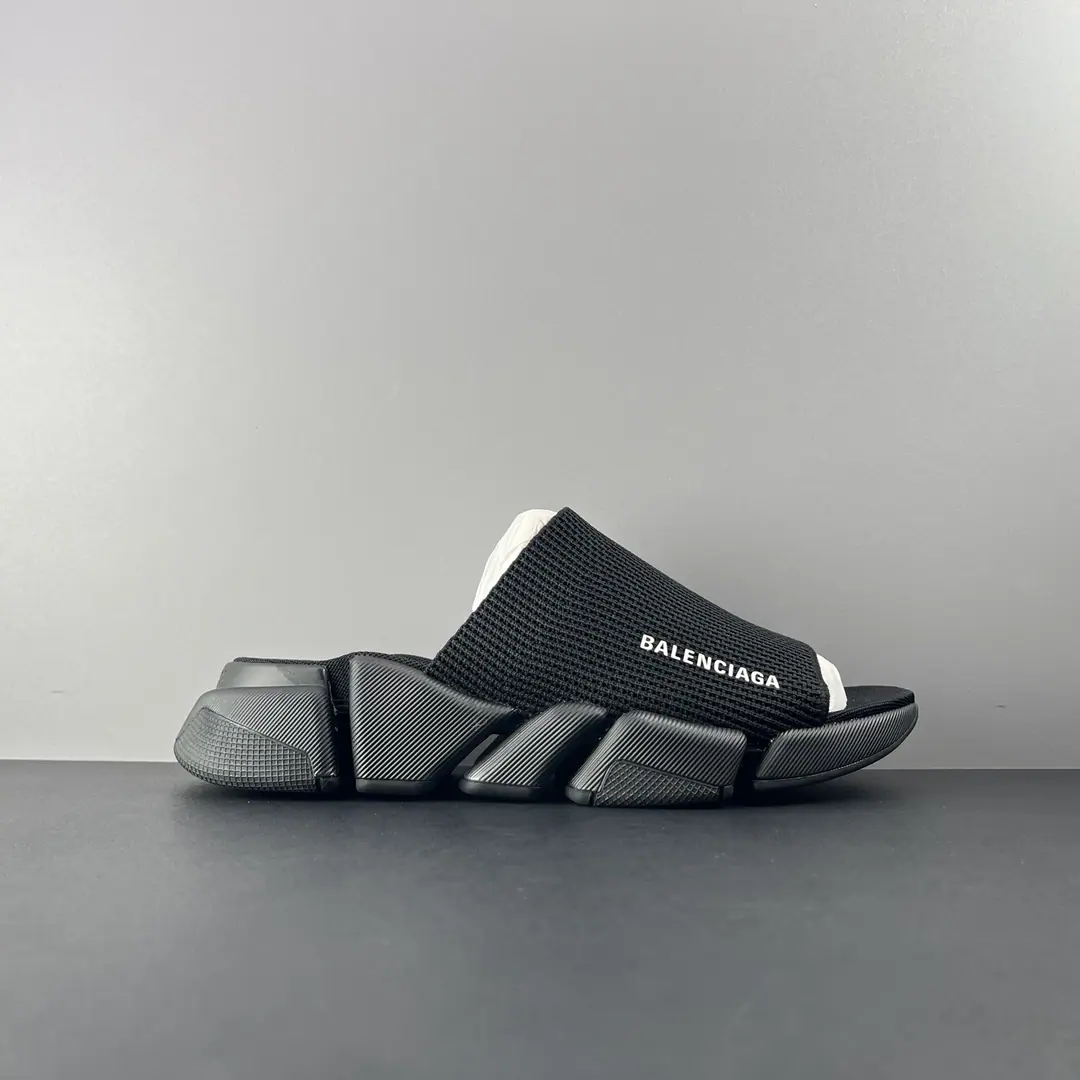 Minoru. BALENCIAGAParisian. Shoes. Upgrade Black Speed 2.0 New version of stocking shoes slippers Original plant It's not a deal. The shoe face is a prototype of a flying-in-coherent technology. It's seamless. The bottom of the shoe is a very good thing. No, no, no, no, no, no. A sculptor on the soles of your shoes.！ Codes: 36 37 38 39 40 41 42 43 44 45 46