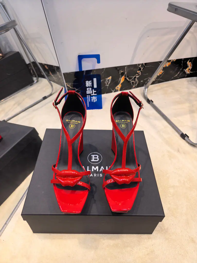 Plant exits, 𝘽𝙖𝙡*𝙖𝙞𝙣 Balman.2026Spring and summer's latest show hates the sandals of the water station.. ʚ😊ɞ The name Balman.𝘽𝙖𝙡𝙢𝙖𝙞𝙣By the French fashion designer.𝙥𝙞𝙚𝙧𝙧𝙚 𝘽𝙖𝙡𝙢𝙖𝙞𝙣（Pierre..Balman.）Mr. S. was created1945The old fashion house., with𝘿𝙞𝙤𝙧, 𝘽𝙖𝙡𝙚𝙣𝙘𝙞𝙖𝙜𝙖And we're going to be the three-star fashions after World War II.[Sneak.][Sneak.]This is a purely manual fashion piece. ʚ😊ɞ 𝘽𝙖𝙡𝙢𝙖𝙞𝙣Balman. The more you look at it, the more you look at it. Get a pair of Balman's shoes.𝘽𝙖𝙡𝙢𝙖𝙞𝙣 The invincible is a beautiful place.[Tooth.][Tooth.][Tooth.]That's a lot of energy. It's not good.[Tooth.][Tooth.][Tooth.] 🐝👣 ✔Original plant development, No originals, no goods. 〰 ɪɴғᴏʀᴍᴀᴛɪᴏɴ 〰 💎Material: Import paints 💎Uchi.: Imported cattle skin 💎He's tall.: 10.5𝐶𝑀♡ 💎Otsumi!: Italian imports are so thick. 💎Codes: 36--42（40.41.42Custom without re-offer）