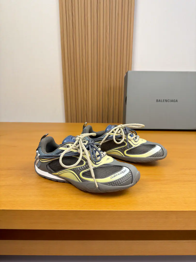 【 BALENCIAGA】Parisian. High-end quality Original List👩🏻‍❤️‍👨🏻A couple costume.·Leisure sports shoes Shoe.: Original🔝Environmental colour brandlogoTotem., Brand web canvas., Shoes tied around shoelaces Uchi.: Brand canvas. Otsumi!: TPUBubbles·Rubber. Double-coloured base Super-high-quality control.·- I'm doing a little work.: Highlight(High-end·- How expensive.·Slot) Size: Same paragraph for men and women36-44（Women35, 40, Men38, 45, Make a reservation.)·3396