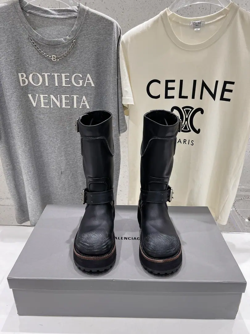 High Version Out Men+30 BALENCIAG*Parisian.F 2026ssAutumn and a couple with a mezzanine boots Martin boots. Synchronize the stylish head skin with the original The upper foot is comfortable. ♪ While being handsome ♪ It's not a bad feeling. It's a real cool, cool, cool, cool, cool, cool, cool, cool, cool, cool, cool, cool, cool, cool, cool, cool, cool, cool, cool, cool, cool, cool, cool, cool, cool, cool, cool, cool, cool, cool, cool, cool, cool, cool, cool, cool, cool, cool, cool, cool, cool, cool, cool, cool, cool, cool, cool, cool, cool, cool, cool, cool, cool, cool, cool, hot, hot, hot, hot, hot, hot, hot, hot, hot, hot, hot, hot, hot, hot, hot, hot, hot, hot, hot, hot, hot, hot, hot, hot, hot, hot, hot, hot, hot, hot, hot, hot, hot, Absolute original re-engineer The top of the market is a match.！！！But this one, the fast stuff, is not working. Please, just look at the details. ✔Fabulous.: Customized imports of cattle skin ✔Uchi.: In the calf's skin. ✔Otsumi!: Original rubber+Fly-resistant.+Real leather. ✔Codes: 35-45 （Women40.41Men45Make a reservation.）