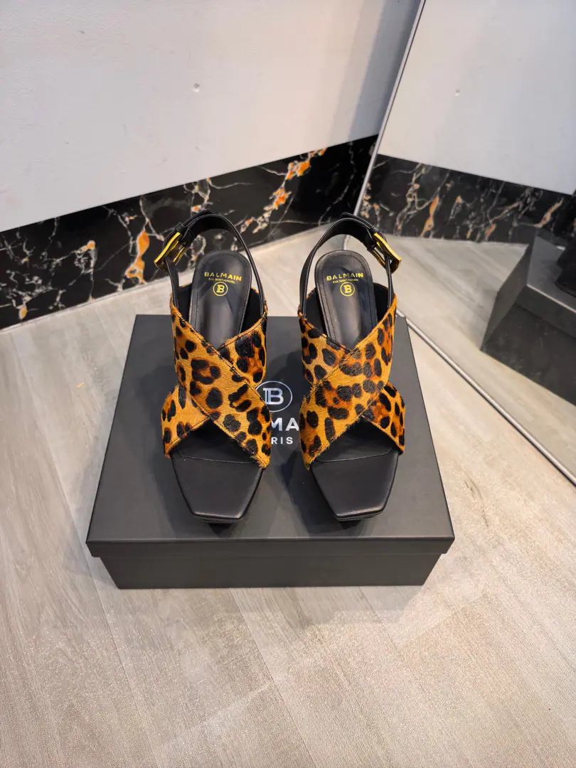 Plant exits, 𝘽𝙖𝙡*𝙖𝙞𝙣 Balman.2026Spring and summer's latest show hates the water-proof sandals.. ʚ😊ɞ The name Balman.𝘽𝙖𝙡𝙢𝙖𝙞𝙣By the French fashion designer.𝙥𝙞𝙚𝙧𝙧𝙚 𝘽𝙖𝙡𝙢𝙖𝙞𝙣（Pierre..Balman.）Mr. S. was created1945The old fashion house., with𝘿𝙞𝙤𝙧, 𝘽𝙖𝙡𝙚𝙣𝙘𝙞𝙖𝙜𝙖And we're going to be the three-star fashions after World War II.[Sneak.][Sneak.]This is a purely manual fashion piece. ʚ😊ɞ 𝘽𝙖𝙡𝙢𝙖𝙞𝙣Balman. The more you look at it, the more you look at it. Get a pair of Balman's shoes.𝘽𝙖𝙡𝙢𝙖𝙞𝙣 The invincible is a beautiful place.[Tooth.][Tooth.][Tooth.]That's a lot of energy. It's not good.[Tooth.][Tooth.][Tooth.] 🐝👣 ✔Original plant development, No originals, no goods. 〰 ɪɴғᴏʀᴍᴀᴛɪᴏɴ 〰 💎Material: Imported horse wool 💎Uchi.: Imported cattle skin 💎He's tall.: 10.5𝐶𝑀♡ 💎Otsumi!: Italian imports are so thick. 💎Codes: 36--42（40.41.42Custom without re-offer）