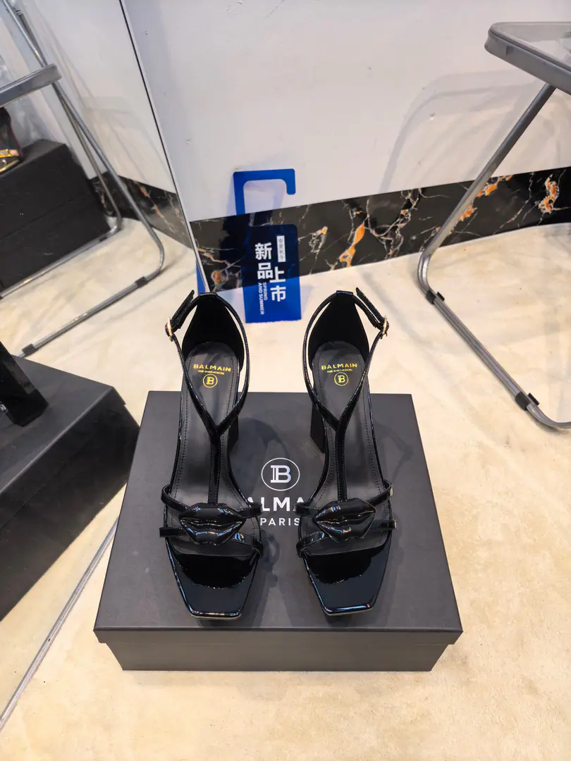 Plant exits, 𝘽𝙖𝙡*𝙖𝙞𝙣 Balman.2026Spring and summer's latest show hates the sandals of the water station.. ʚ😊ɞ The name Balman.𝘽𝙖𝙡𝙢𝙖𝙞𝙣By the French fashion designer.𝙥𝙞𝙚𝙧𝙧𝙚 𝘽𝙖𝙡𝙢𝙖𝙞𝙣（Pierre..Balman.）Mr. S. was created1945The old fashion house., with𝘿𝙞𝙤𝙧, 𝘽𝙖𝙡𝙚𝙣𝙘𝙞𝙖𝙜𝙖And we're going to be the three-star fashions after World War II.[Sneak.][Sneak.]This is a purely manual fashion piece. ʚ😊ɞ 𝘽𝙖𝙡𝙢𝙖𝙞𝙣Balman. The more you look at it, the more you look at it. Get a pair of Balman's shoes.𝘽𝙖𝙡𝙢𝙖𝙞𝙣 The invincible is a beautiful place.[Tooth.][Tooth.][Tooth.]That's a lot of energy. It's not good.[Tooth.][Tooth.][Tooth.] 🐝👣 ✔Original plant development, No originals, no goods. 〰 ɪɴғᴏʀᴍᴀᴛɪᴏɴ 〰 💎Material: Import paints 💎Uchi.: Imported cattle skin 💎He's tall.: 10.5𝐶𝑀♡ 💎Otsumi!: Italian imports are so thick. 💎Codes: 36--42（40.41.42Custom without re-offer）