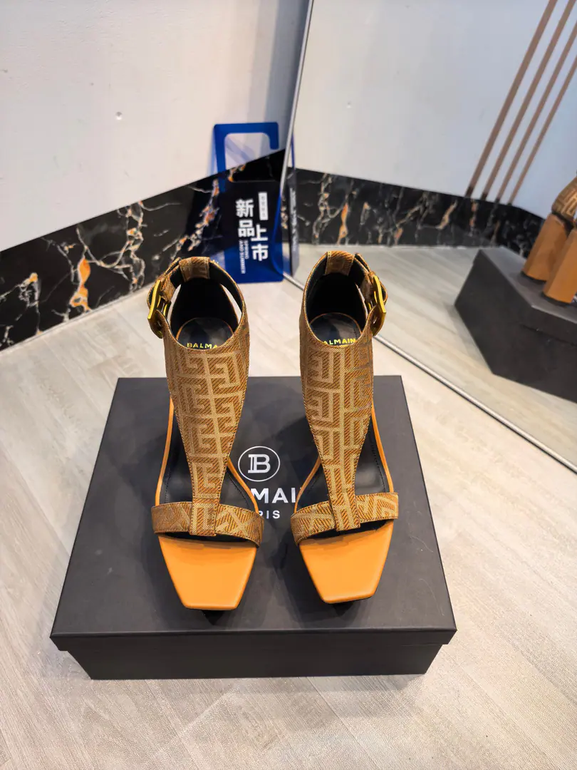 Plant exits, 𝘽𝙖𝙡*𝙖𝙞𝙣 Balman.2026Spring and summer's latest show hates the sandals of the water station.. ʚ😊ɞ The name Balman.𝘽𝙖𝙡𝙢𝙖𝙞𝙣By the French fashion designer.𝙥𝙞𝙚𝙧𝙧𝙚 𝘽𝙖𝙡𝙢𝙖𝙞𝙣（Pierre..Balman.）Mr. S. was created1945The old fashion house., with𝘿𝙞𝙤𝙧, 𝘽𝙖𝙡𝙚𝙣𝙘𝙞𝙖𝙜𝙖And we're going to be the three-star fashions after World War II.[Sneak.][Sneak.]This is a purely manual fashion piece. ʚ😊ɞ 𝘽𝙖𝙡𝙢𝙖𝙞𝙣Balman. The more you look at it, the more you look at it. Get a pair of Balman's shoes.𝘽𝙖𝙡𝙢𝙖𝙞𝙣 The invincible is a beautiful place.[Tooth.][Tooth.][Tooth.]That's a lot of energy. It's not good.[Tooth.][Tooth.][Tooth.] 🐝👣 ✔Original plant development, No originals, no goods. 〰 ɪɴғᴏʀᴍᴀᴛɪᴏɴ 〰 💎Material: Original CustomiseLOGOBrush 💎Uchi.: Imported cattle skin 💎He's tall.: 10.5𝐶𝑀♡ 💎Otsumi!: Italian imports are so thick. 💎Codes: 36--42（40.41.42Custom without re-offer）