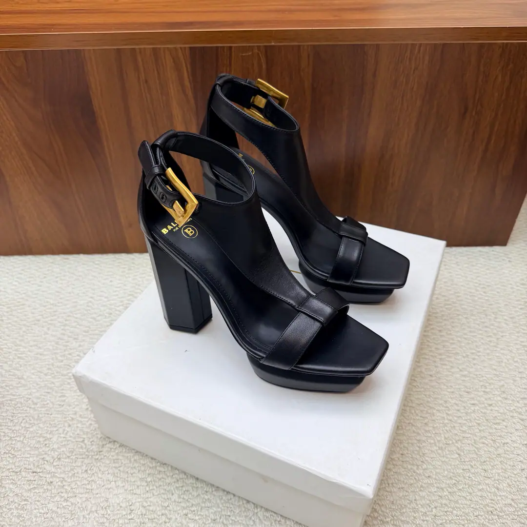🖤𝘽𝙖𝙡*𝙖𝙞𝙣 Balman.2026Spring and summer's latest show hates the sandals of the water station.. Layout Leather. ʚ😊ɞ The name Balman.𝘽𝙖𝙡𝙢𝙖𝙞𝙣By the French fashion designer.𝙥𝙞𝙚𝙧𝙧𝙚 𝘽𝙖𝙡𝙢𝙖𝙞𝙣（Pierre..Balman.）Mr. S. was created1945The old fashion house., with𝘿𝙞𝙤𝙧, 𝘽𝙖𝙡𝙚𝙣𝙘𝙞𝙖𝙜𝙖And we're going to be the three-star fashions after World War II.[Sneak.][Sneak.]This is a purely manual fashion piece. ʚ😊ɞ 𝘽𝙖𝙡𝙢𝙖𝙞𝙣Balman. The more you look at it, the more you look at it. Get a pair of Balman's shoes.𝘽𝙖𝙡𝙢𝙖𝙞𝙣 The invincible is a beautiful place.[Tooth.][Tooth.][Tooth.]That's a lot of energy. It's not good.[Tooth.][Tooth.][Tooth.] 🐝👣 ✔Original plant development, No originals, no goods. 〰 ɪɴғᴏʀᴍᴀᴛɪᴏɴ 〰 💎Material: Original CustomiseLOGOBrush 💎Uchi.: Imported cattle skin 💎He's tall.: 10.5𝐶𝑀♡ 💎Otsumi!: Italian imports are so thick. 💎Codes: 36--42（40.41.42Custom without re-offer）