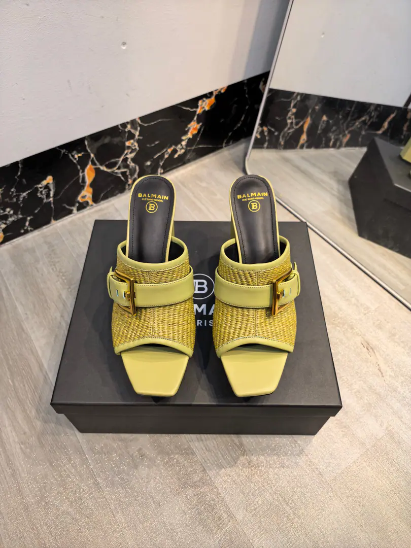 Plant exits, 𝘽𝙖𝙡*𝙖𝙞𝙣 Balman.2026Spring and summer's latest show hates the water-proof slippers.. ʚ😊ɞ The name Balman.𝘽𝙖𝙡𝙢𝙖𝙞𝙣By the French fashion designer.𝙥𝙞𝙚𝙧𝙧𝙚 𝘽𝙖𝙡𝙢𝙖𝙞𝙣（Pierre..Balman.）Mr. S. was created1945The old fashion house., with𝘿𝙞𝙤𝙧, 𝘽𝙖𝙡𝙚𝙣𝙘𝙞𝙖𝙜𝙖And we're going to be the three-star fashions after World War II.[Sneak.][Sneak.]This is a purely manual fashion piece. ʚ😊ɞ 𝘽𝙖𝙡𝙢𝙖𝙞𝙣Balman. The more you look at it, the more you look at it. Get a pair of Balman's shoes.𝘽𝙖𝙡𝙢𝙖𝙞𝙣 The invincible is a beautiful place.[Tooth.][Tooth.][Tooth.]That's a lot of energy. It's not good.[Tooth.][Tooth.][Tooth.] 🐝👣 ✔Original plant development, No originals, no goods. 〰 ɪɴғᴏʀᴍᴀᴛɪᴏɴ 〰 💎Material: Imported cattle skin 💎Uchi.: Imported cattle skin 💎He's tall.: 10.5𝐶𝑀♡ 💎Otsumi!: Italian imports are so thick. 💎Codes: 36--42（40.41.42Custom without re-offer）