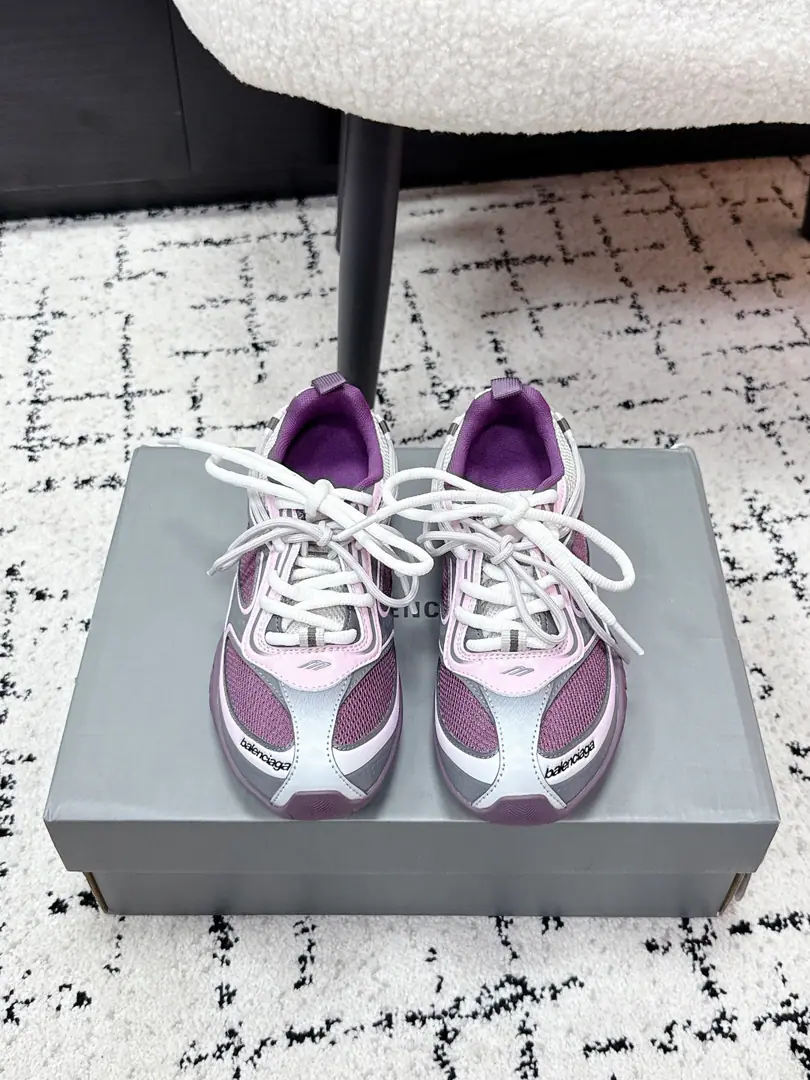 #Couple money. Balenciag* 26/ The early spring new money. - The relaxing old man's shoes. The souls of these shoes., It's the classic running shoes of the millennium., Multilayered Network+Twilight-style shoe., ♪ Bringing back the future from the past ♪, Take it.Y2KThe essence of the Millennium is perfect., I'm not sure if I can get a full recognition., The Parisian's coolness is the first glance., Details control direct ecstasy. It's not routine., Dating out of town., Or travel to take pictures?, These shoes are perfect.holdStay., The upper foot is the sense of walking., It's a big picture of what you're doing.. ✔️Fabulous.: Space technology fabric/3DPress Gradient Color/Airnets. ✔️Uchi.: The nylon webpaper. ✔️Otsumi!: Original rubber combination, large bottom ✔️size: 35-46（Women40 Men45 46I'll make sure I don't change it.）