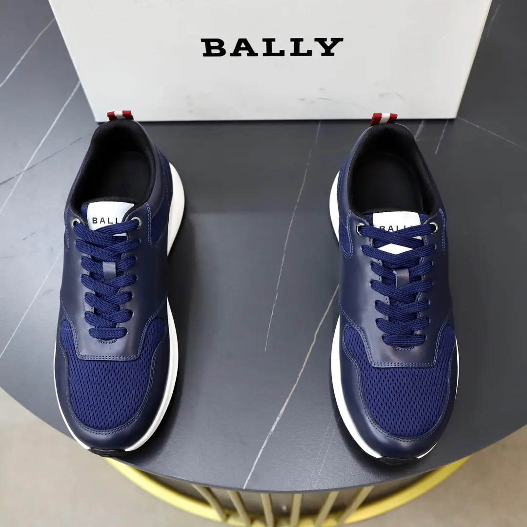 Get out of the factory. Bally/Barry. New man leather swipes with leisure sneakers. In the cow's skin. The original cow's skin is made of a pure colored recloth design style. Comfortable air is excellent. Classic.BHome red and white stripe badge decoration I'm not sure.“BALLY”Silver LetterslogoDot Personality. It's a very good recognition. A staircase with a cow. The soles of the rubber-coloured shoes. The upper foot is extremely comfortable. Quality perception It's cozy and light. Size: 38-39-40-41-42-43-44 （45Make a reservation.）Standard leather shoe size.