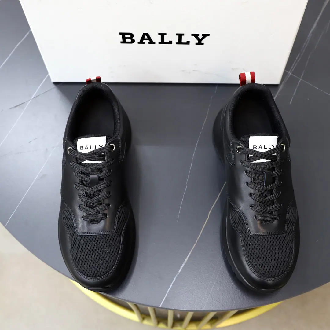 Get out of the factory. Bally/Barry. New man leather swipes with leisure sneakers. In the cow's skin. The original cow's skin is made of a pure colored recloth design style. Comfortable air is excellent. Classic.BHome red and white stripe badge decoration I'm not sure.“BALLY”Silver LetterslogoDot Personality. It's a very good recognition. A staircase with a cow. The soles of the rubber-coloured shoes. The upper foot is extremely comfortable. Quality perception It's cozy and light. Size: 38-39-40-41-42-43-44 （45Make a reservation.）Standard leather shoe size.