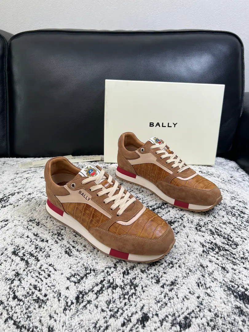 BALLY High Quality Top-level craft Barry. The cabinet is configured with the original plant, The salami is imported into the country., Imported water- dyeed cattle mats, Shoes under the sole.: The original plant is used for the original base., It's super comfortable to be a sole-acting base., The original factory and the single., Codes 39-44（Sold 45 ）