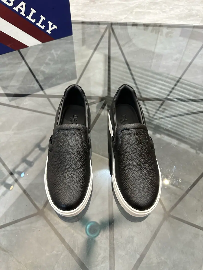 Sell Price: ¥ Trade marks: BALLY*「Barry.*」A foot. Positive code number: 38-44(Make a reservation.45.46) Commodity materials: The shoe is imported into the skin of the cow., In the sheep's skin., Original Base. Part No. No.
