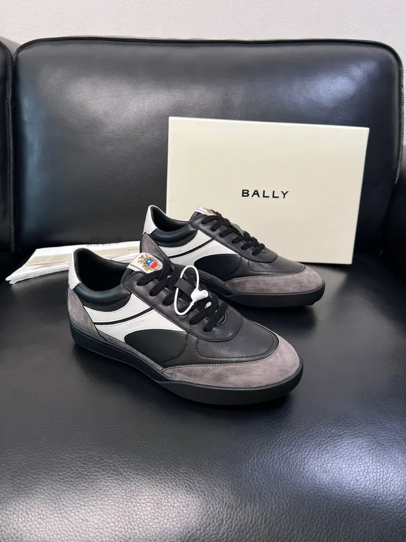 BALLY High Quality Top-level craft Barry. The cabinet is configured with the original plant, The salami is imported into the country., Imported water- dyeed cattle mats, Shoes under the sole.: The original plant is used for the original base., It's super comfortable to be a sole-acting base., The original factory and the single., Welcome to the comparison., Codes 39-44（Sold 45 ）