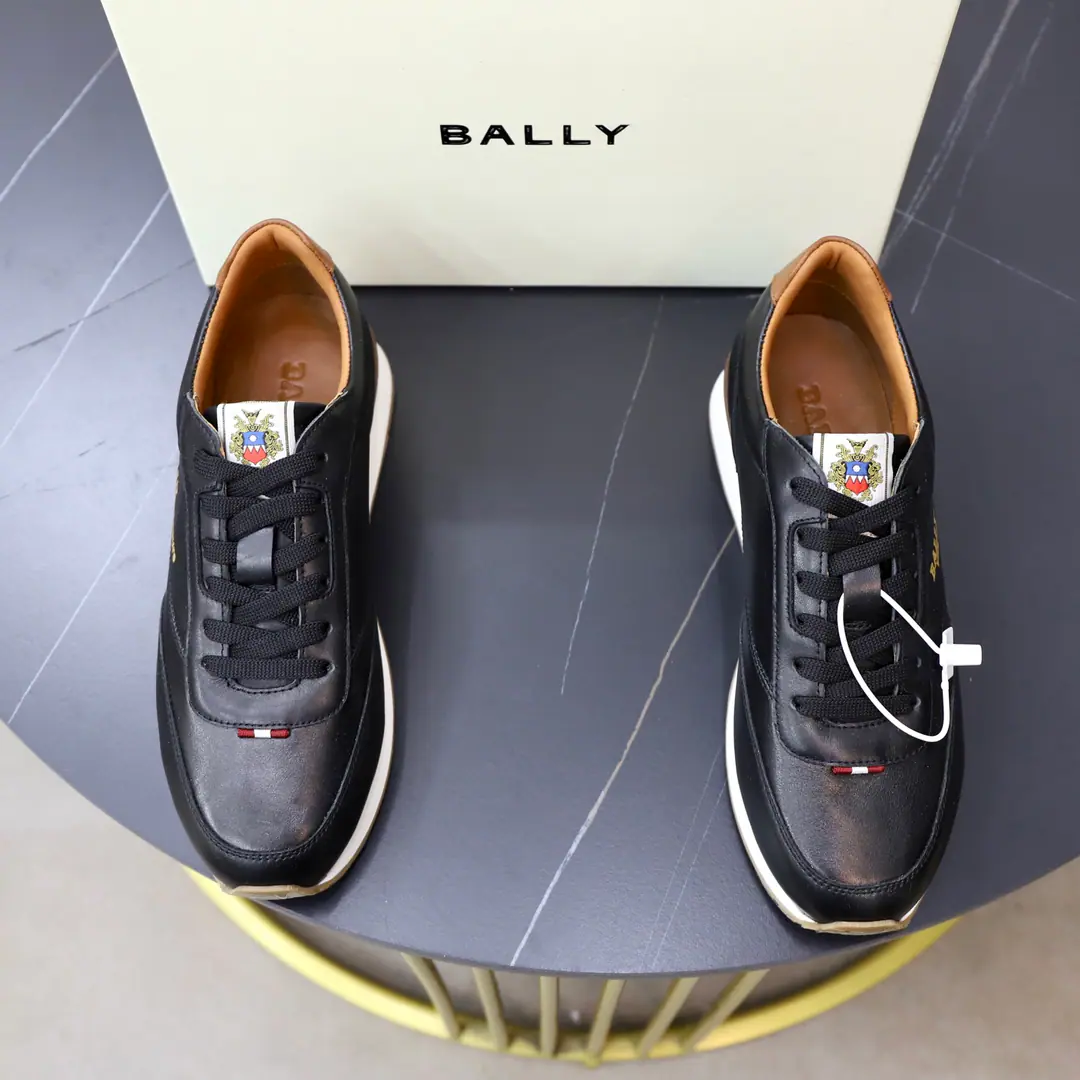 BALLY High Quality Top-level craft Barry. The cabinet is configured with the original plant, The salami is imported into the country., Imported water- dyeed cattle mats, Shoes under the sole.: The original plant is used for the original base., It's super comfortable to be a sole-acting base., The original factory and the single., Welcome to the comparison., Codes 39-44（38.45Make a reservation.